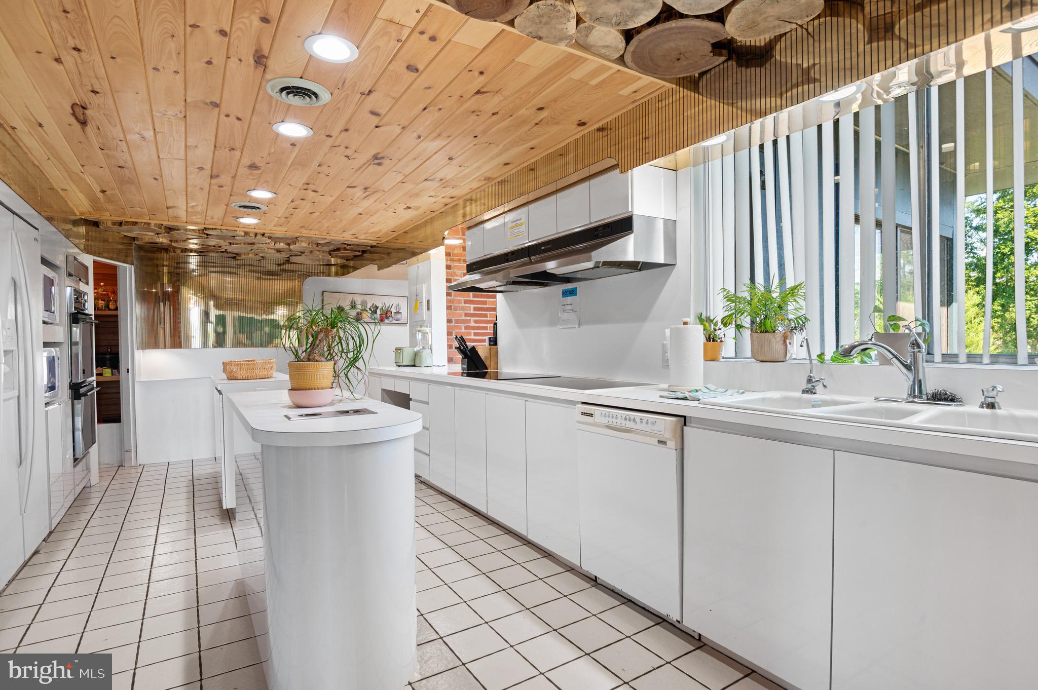 STROUDSBURG - Residential