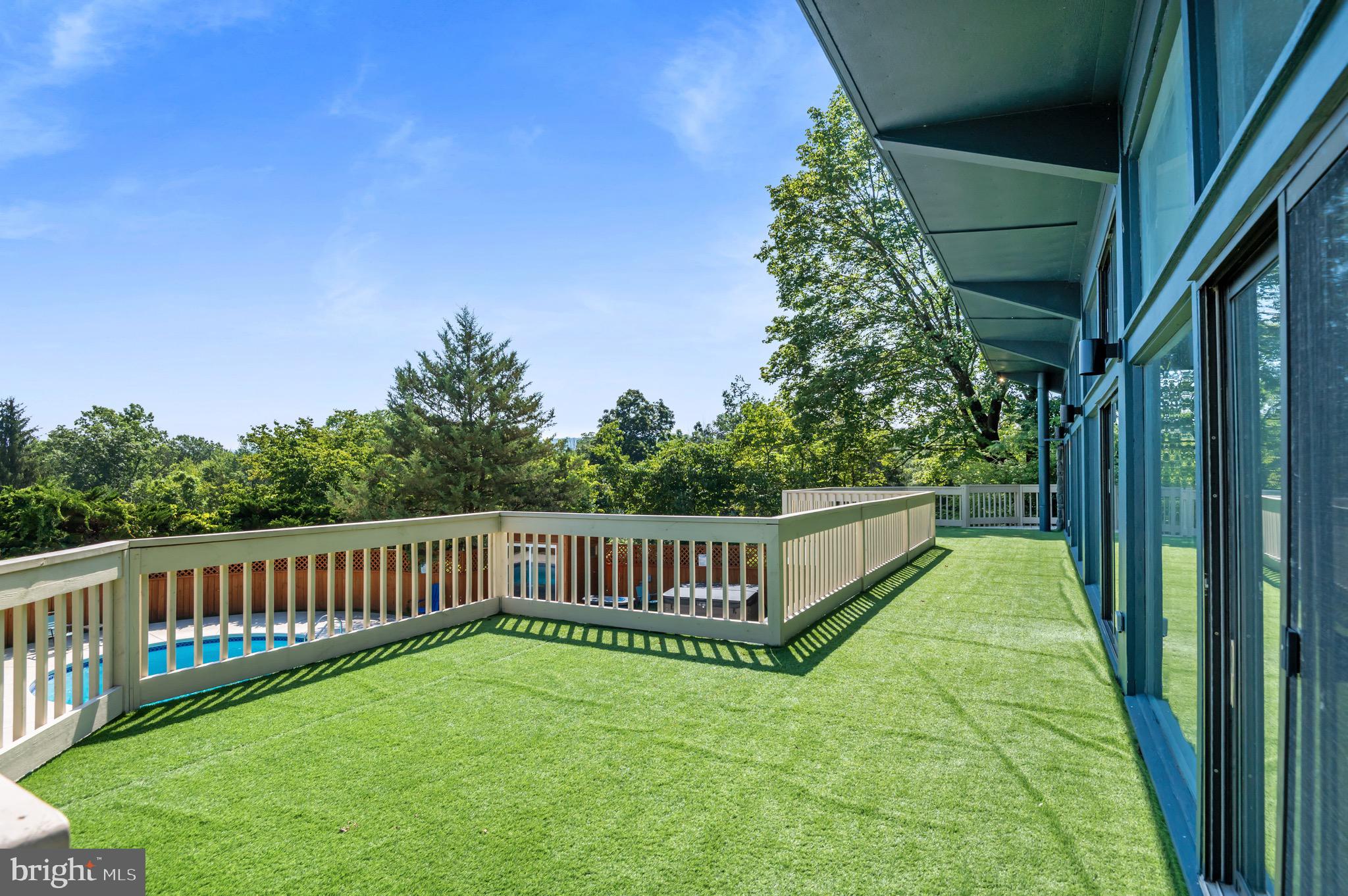 STROUDSBURG - Residential