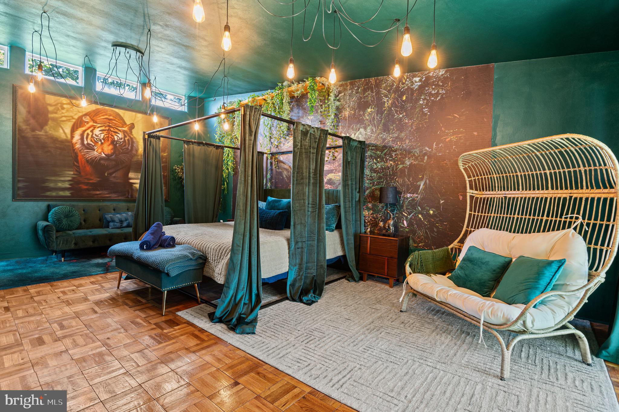 STROUDSBURG - Residential