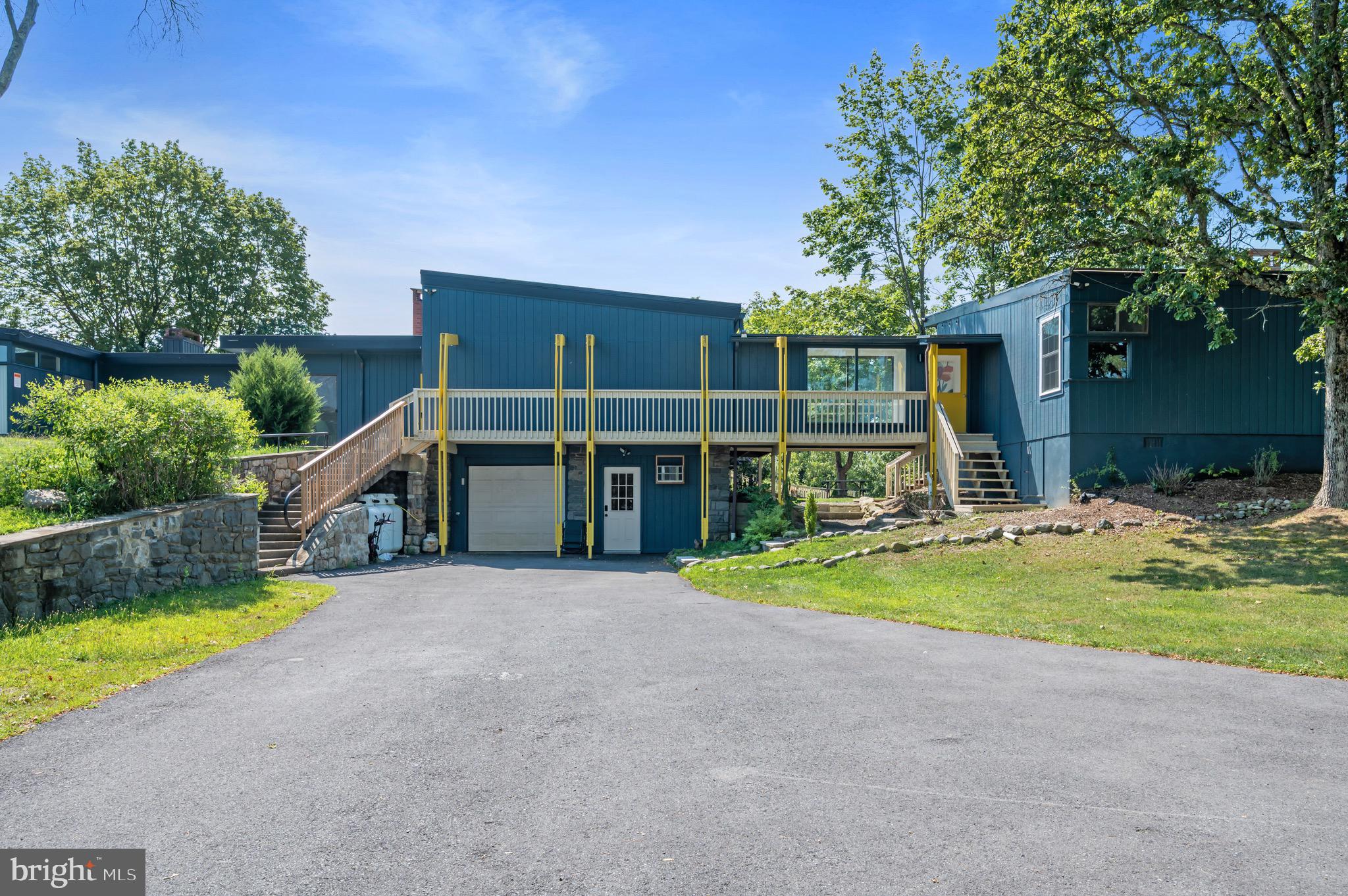 STROUDSBURG - Residential