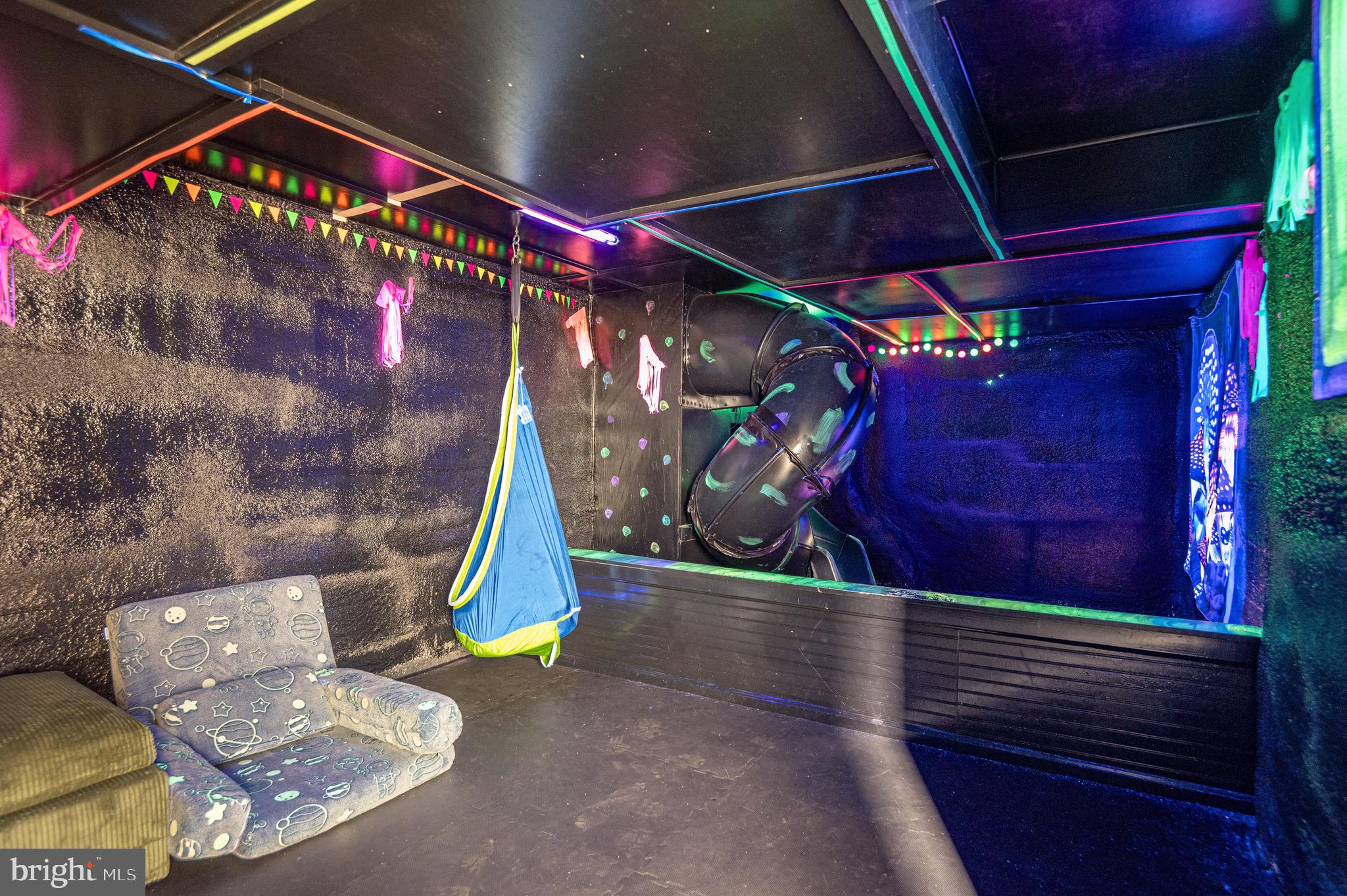 STROUDSBURG - Residential