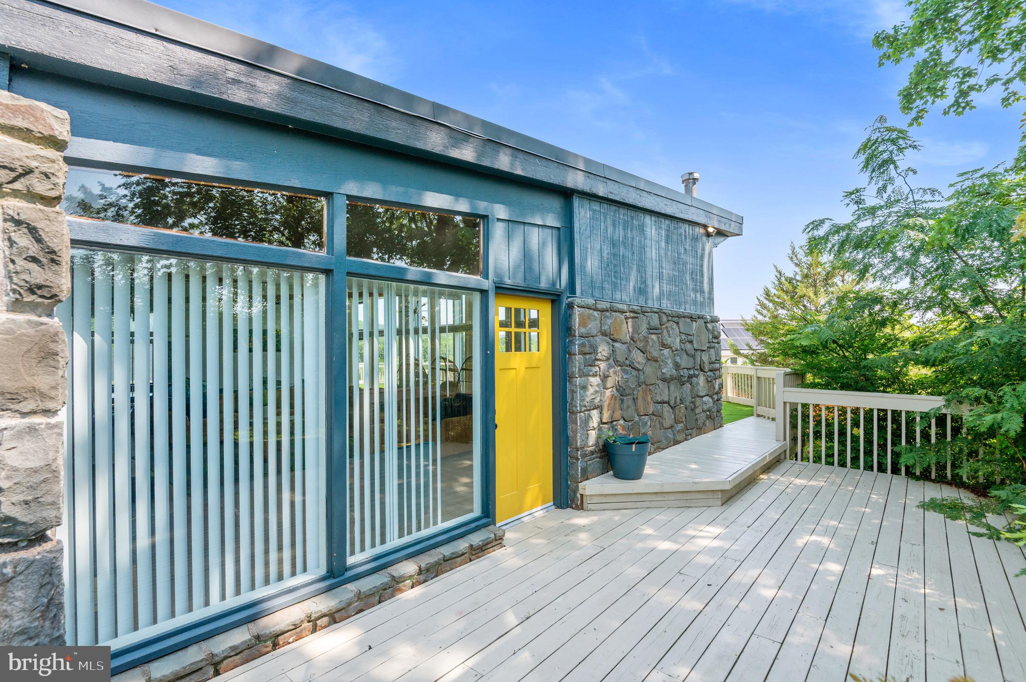 STROUDSBURG - Residential