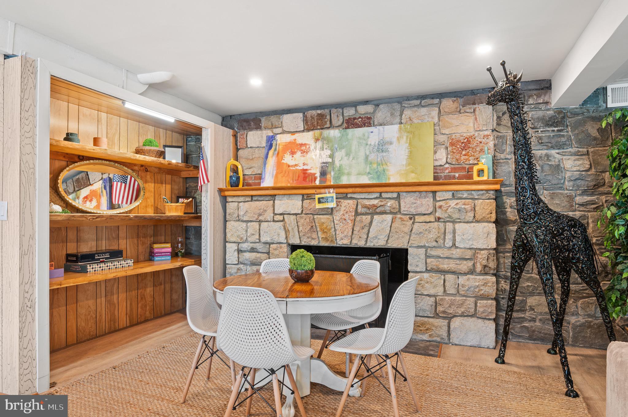 STROUDSBURG - Residential