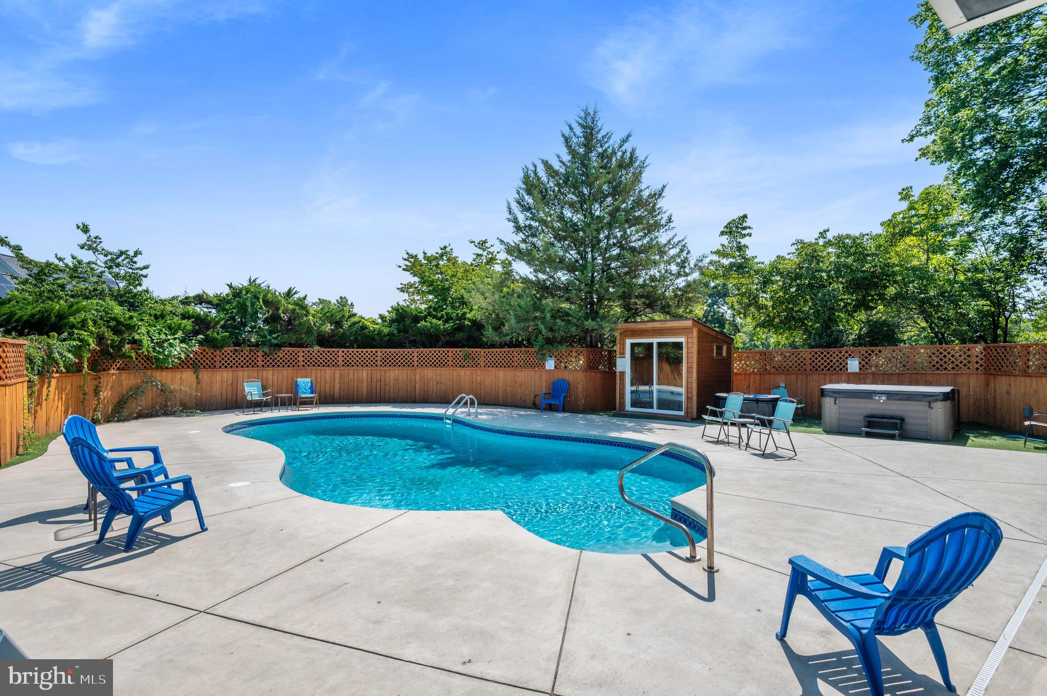 STROUDSBURG - Residential