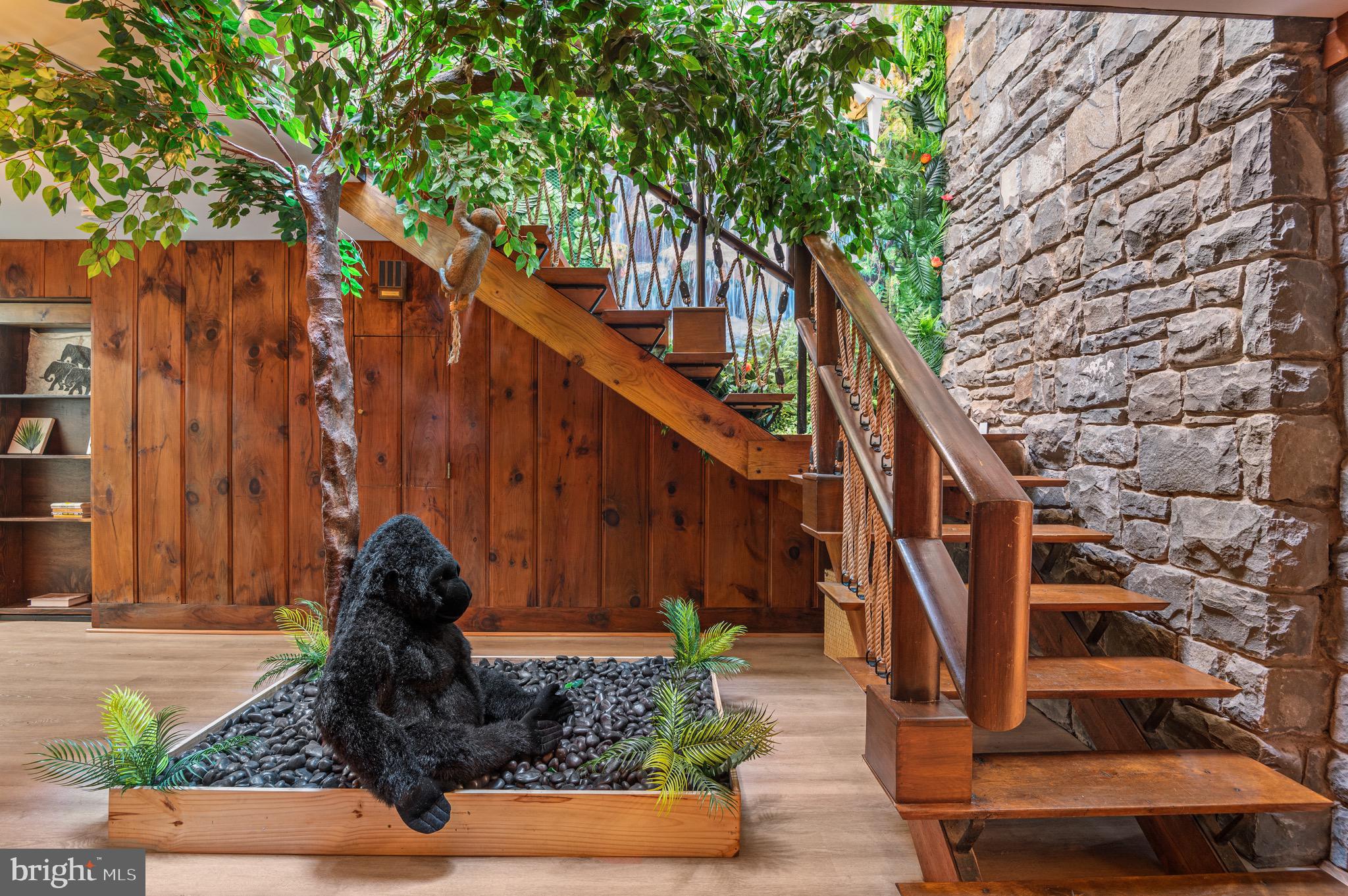 STROUDSBURG - Residential