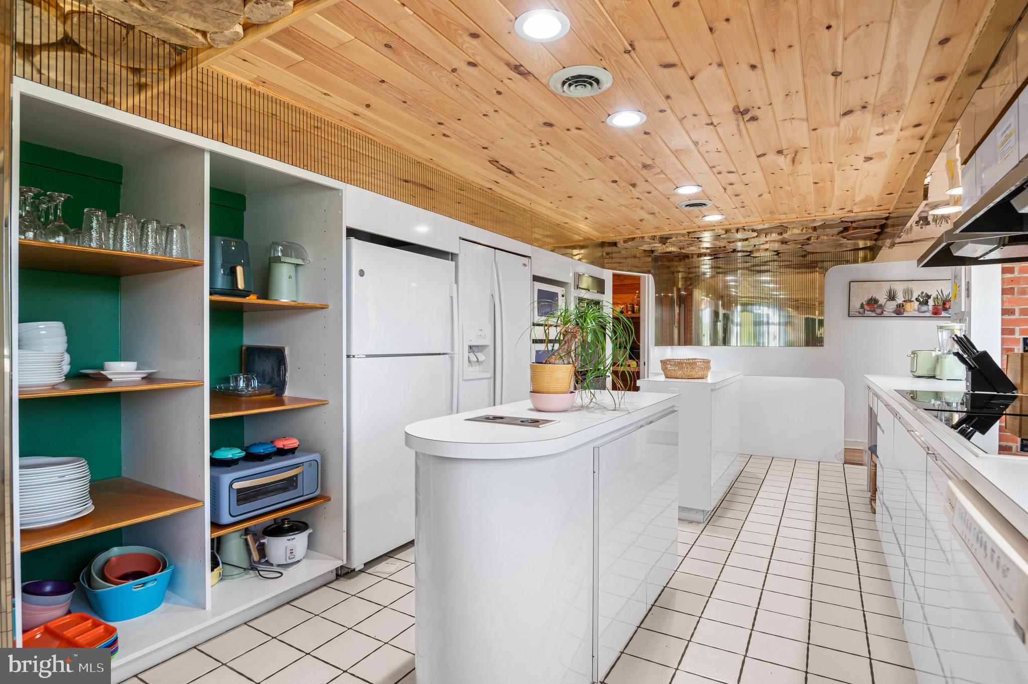 STROUDSBURG - Residential