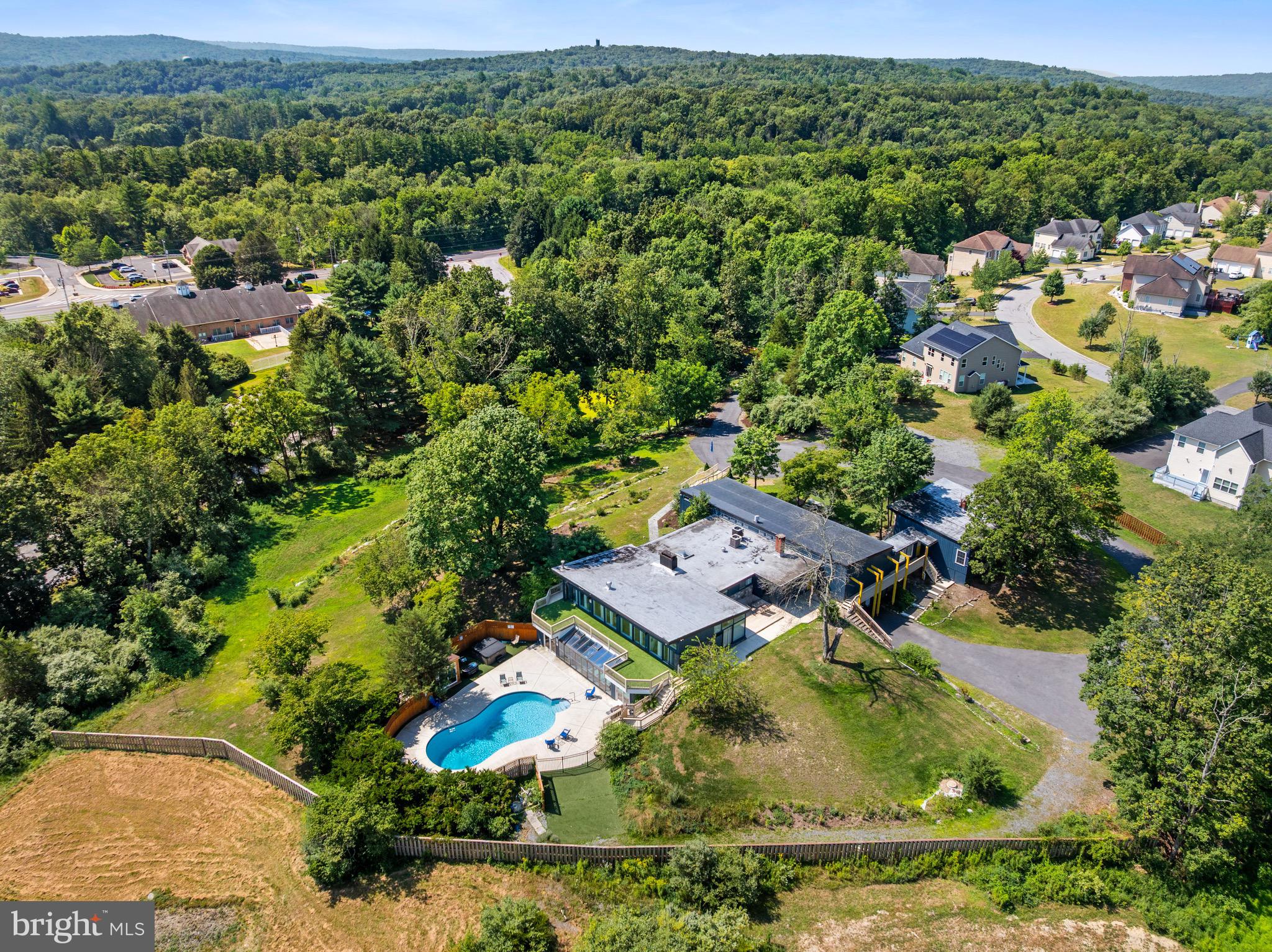 STROUDSBURG - Residential