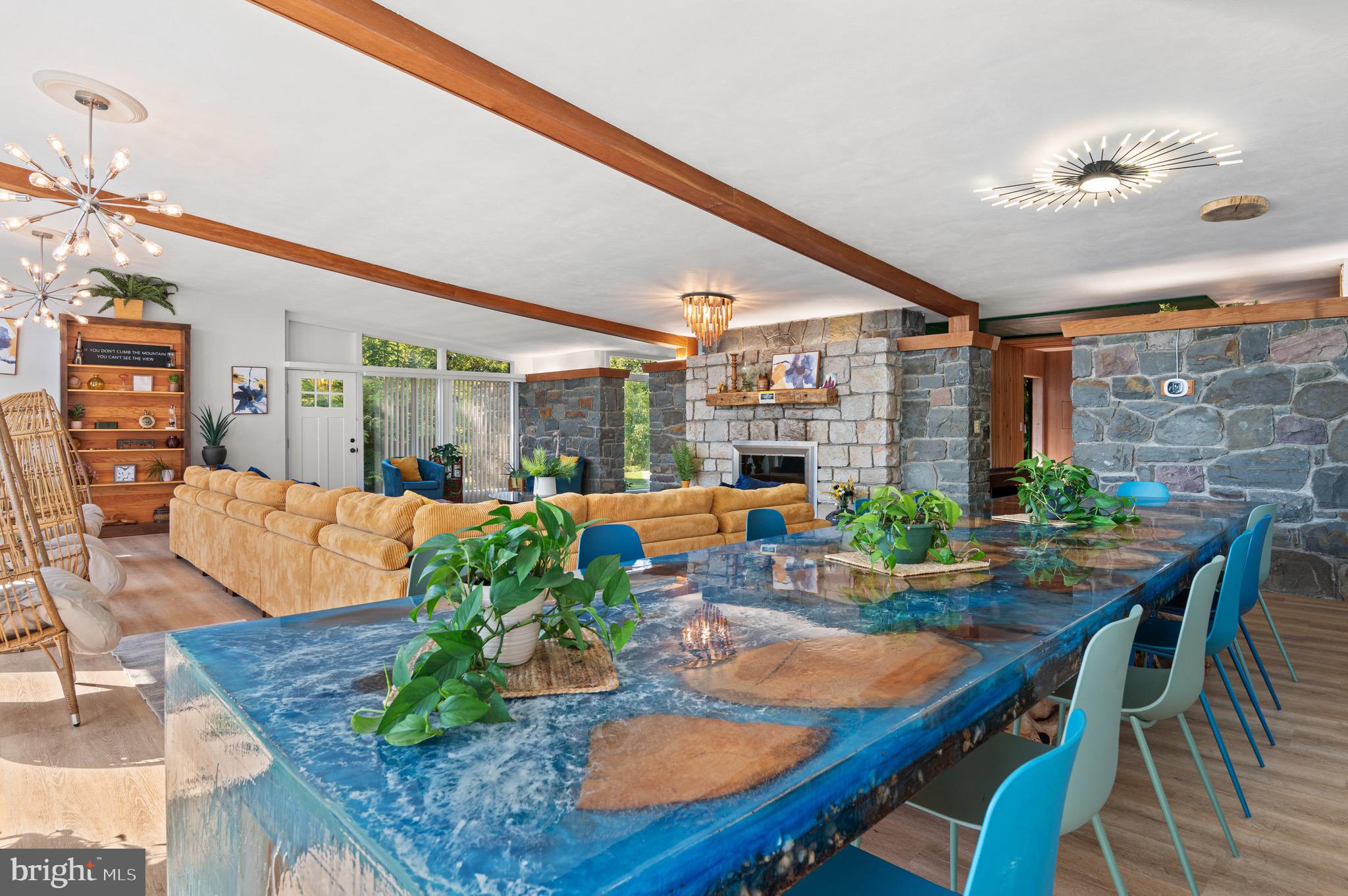 STROUDSBURG - Residential