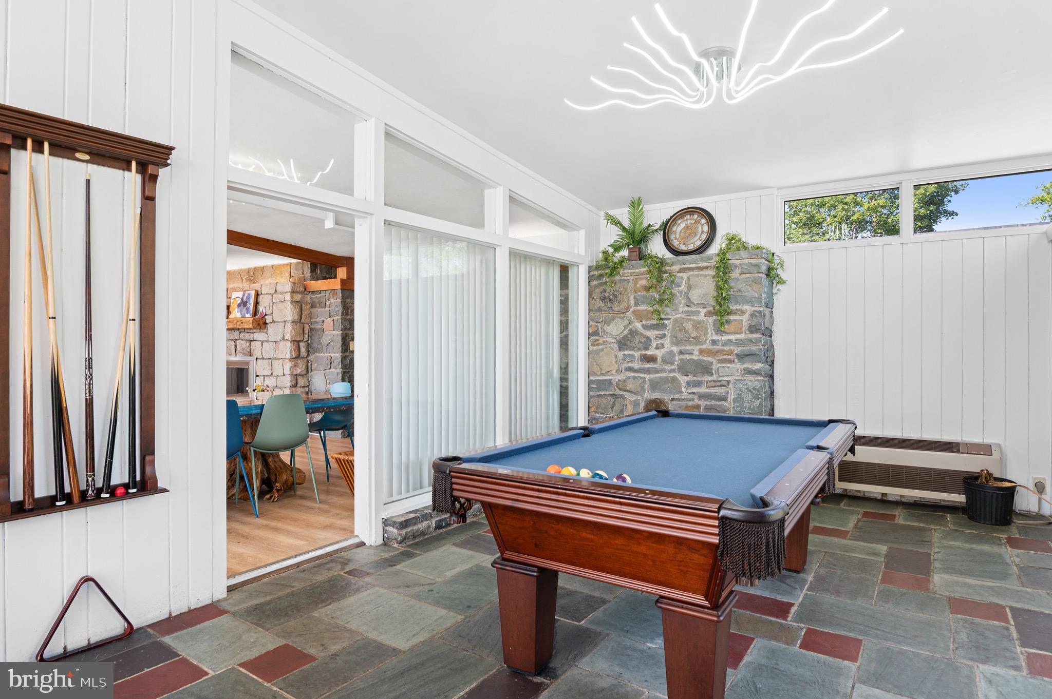 STROUDSBURG - Residential