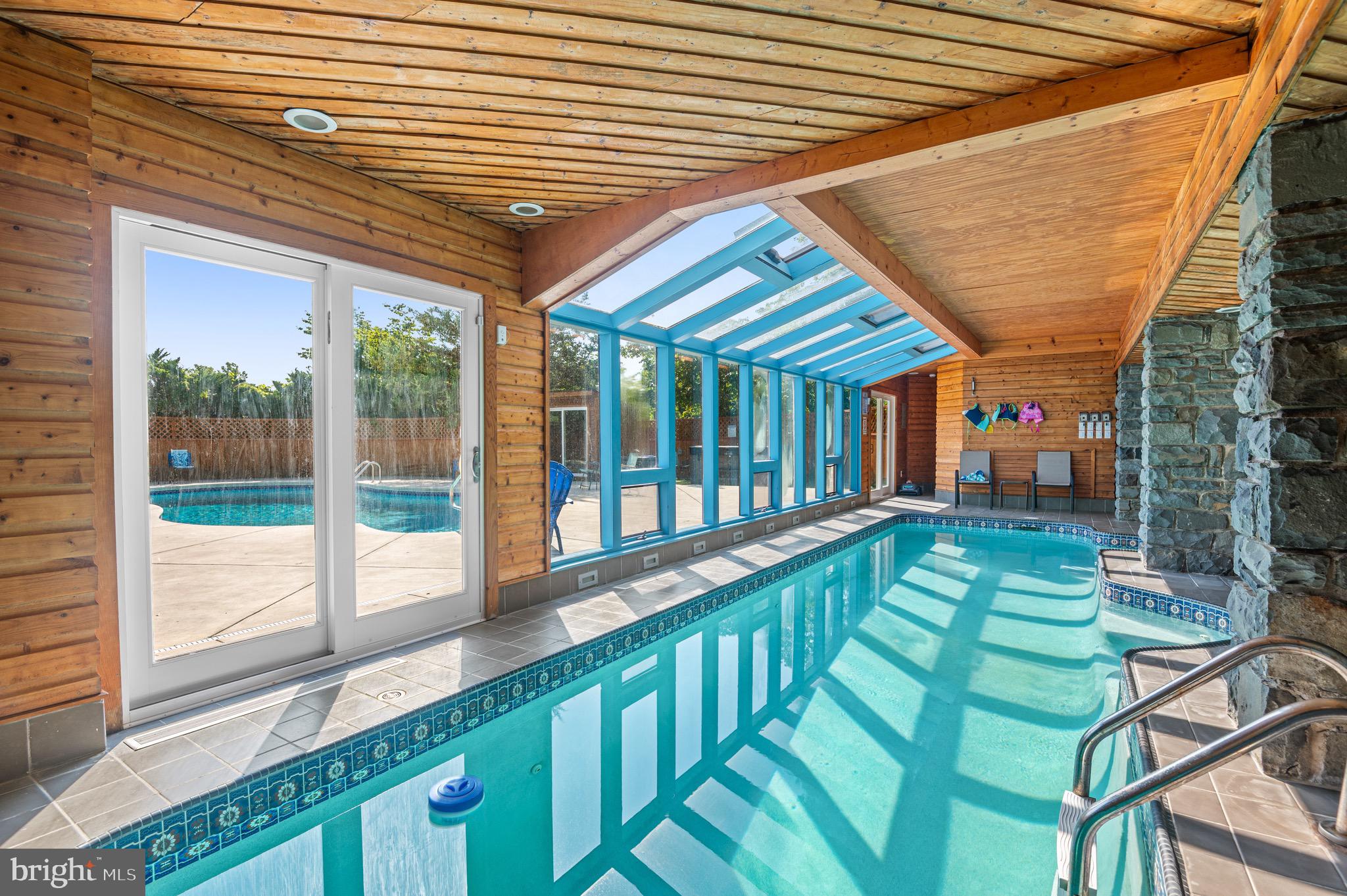 STROUDSBURG - Residential