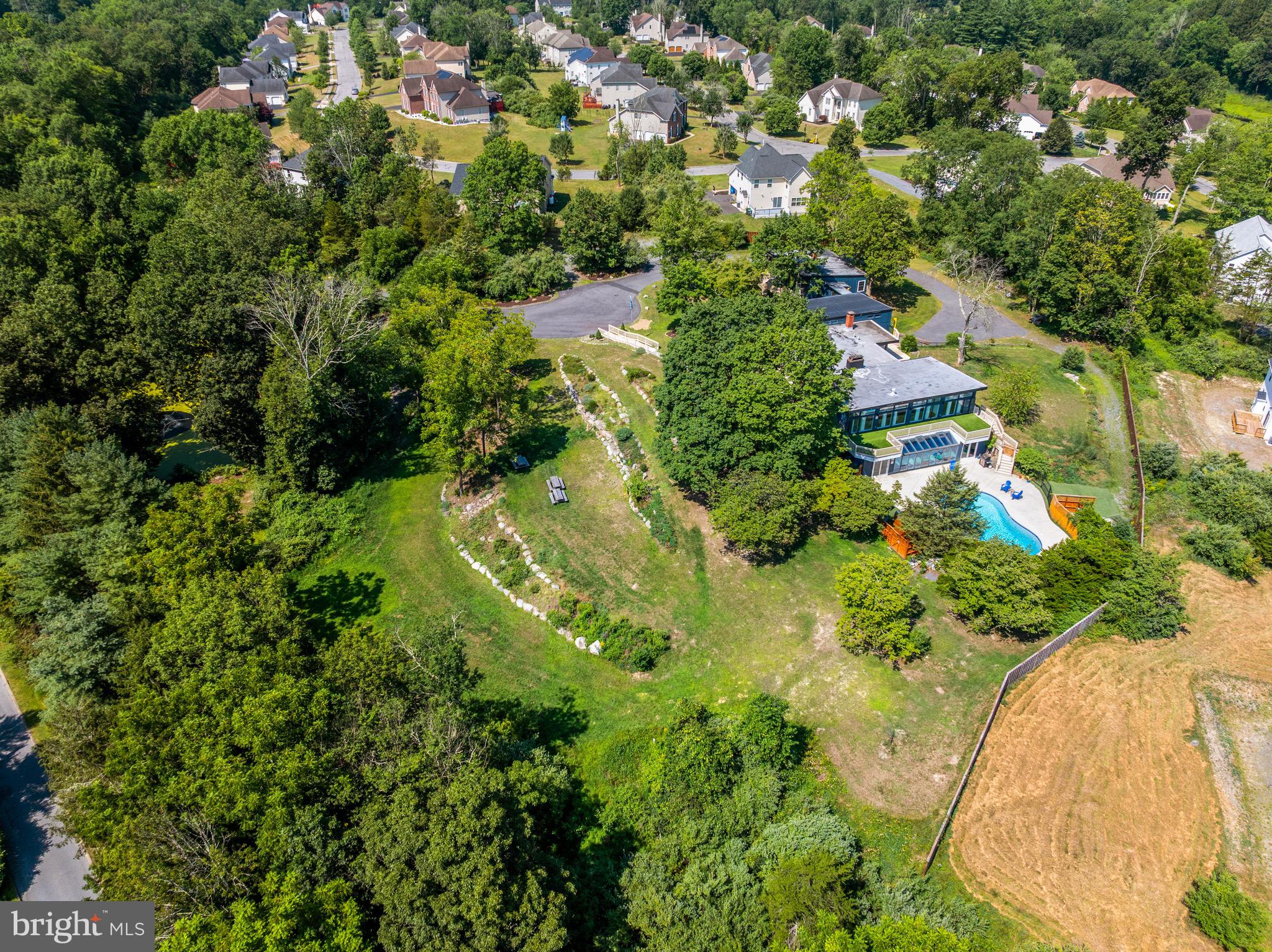 STROUDSBURG - Residential