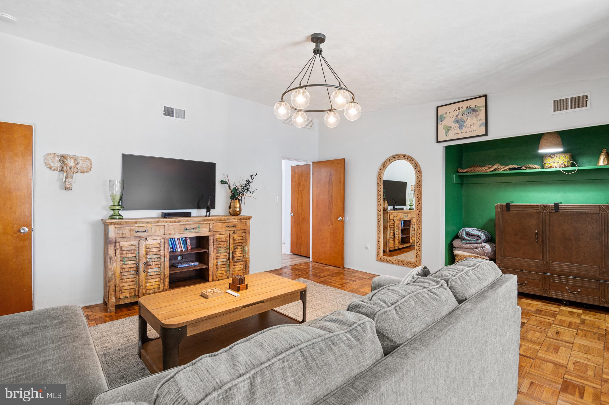 STROUDSBURG - Residential