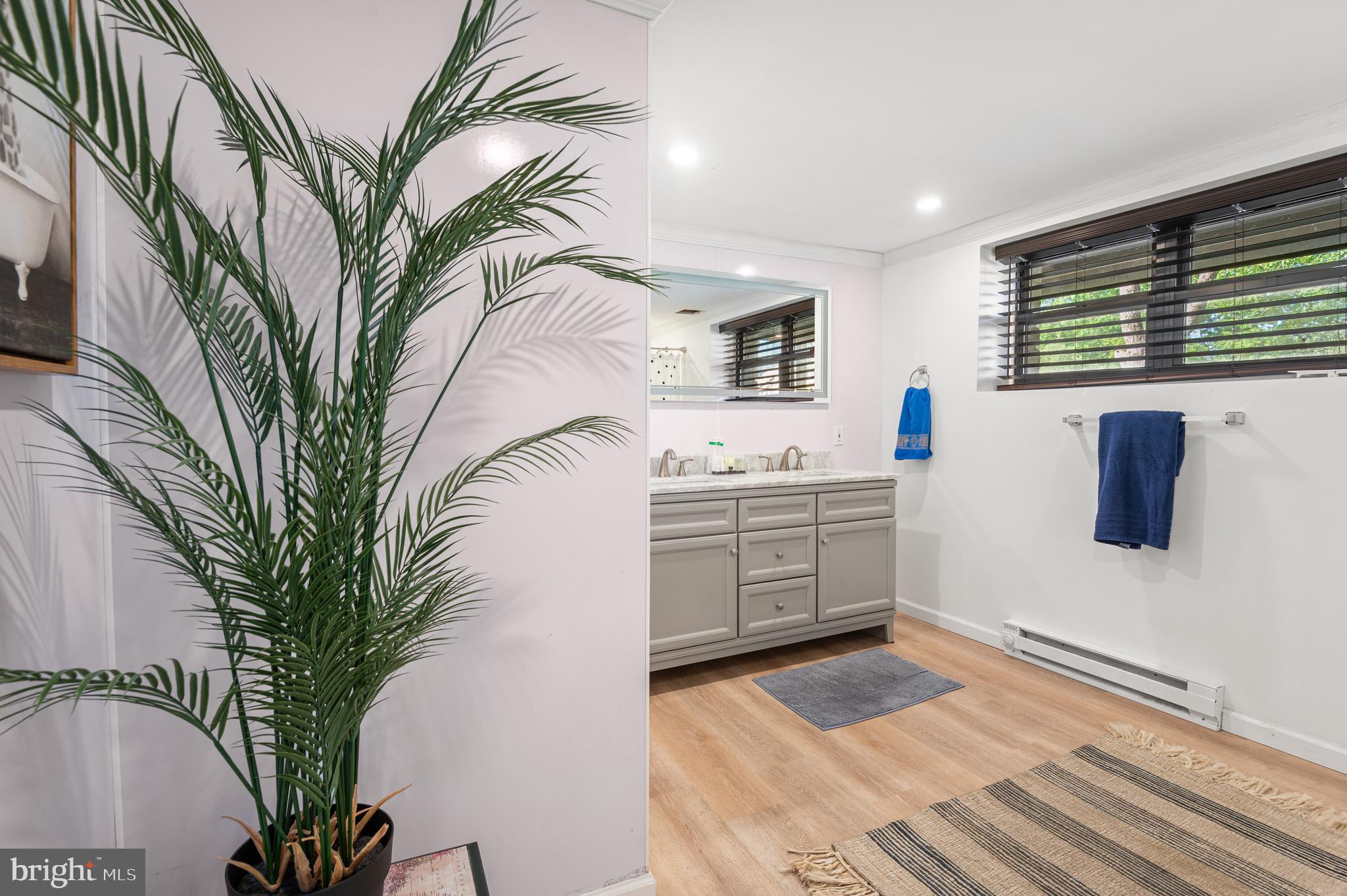 STROUDSBURG - Residential