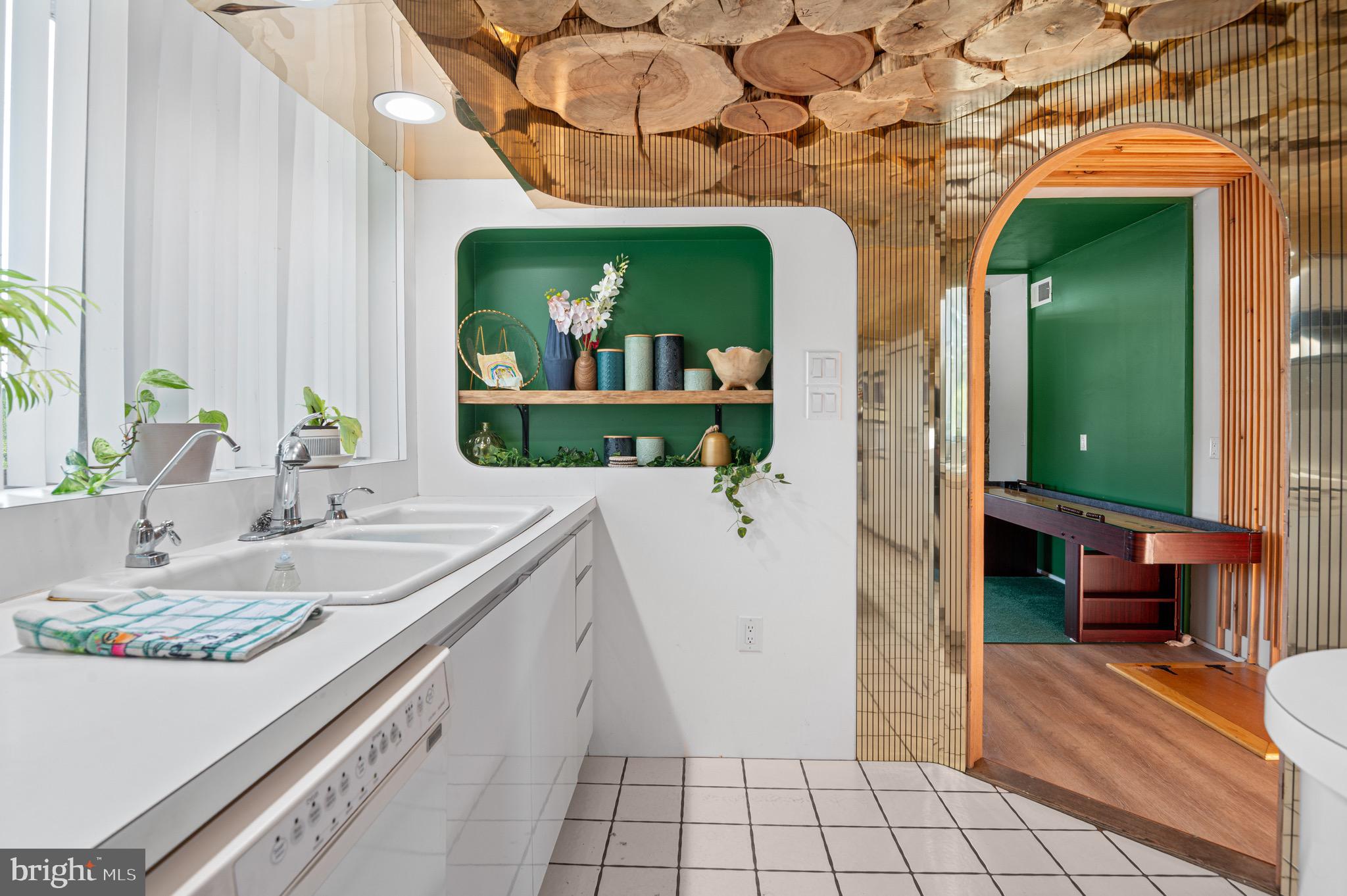 STROUDSBURG - Residential