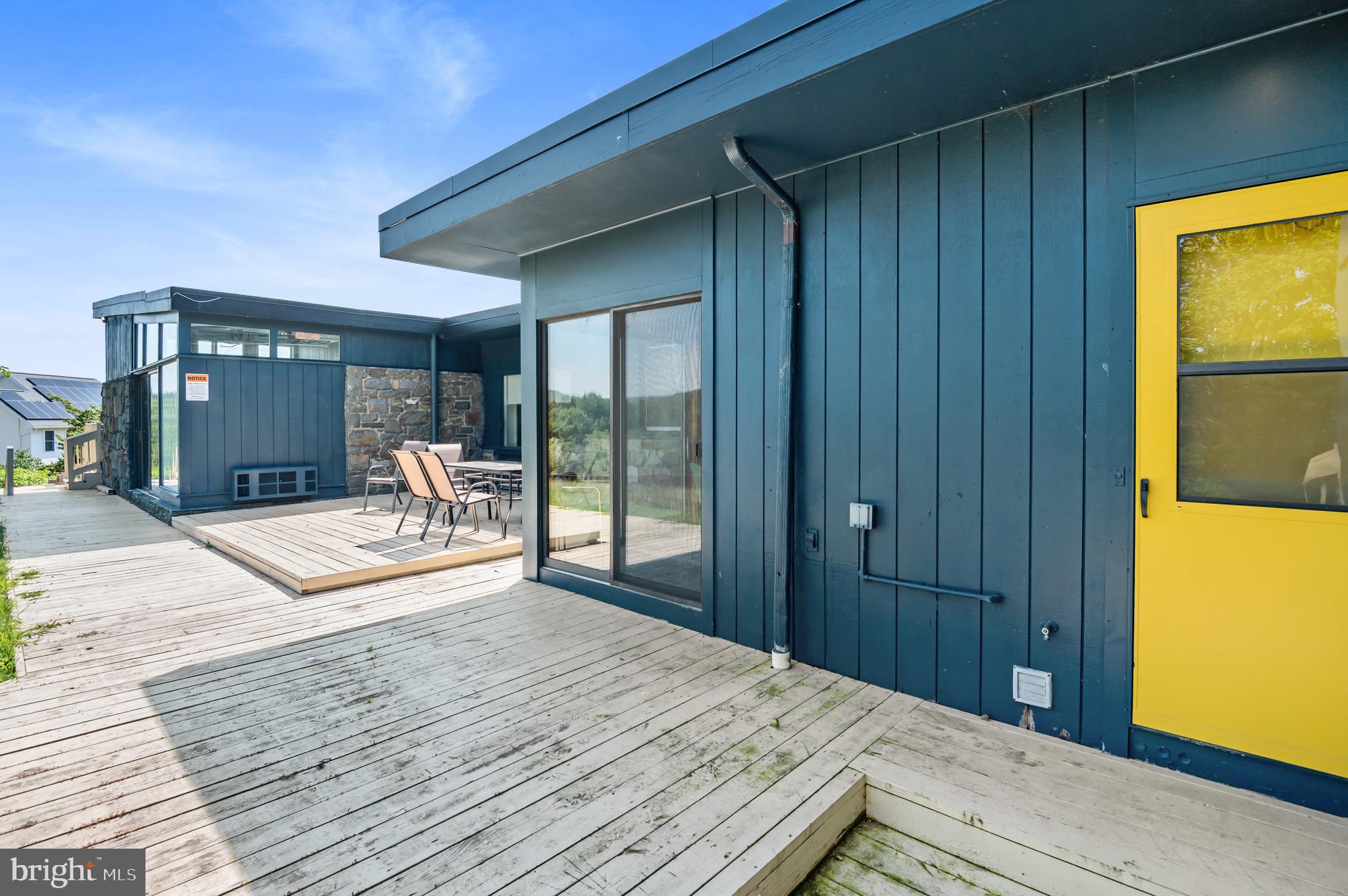 STROUDSBURG - Residential