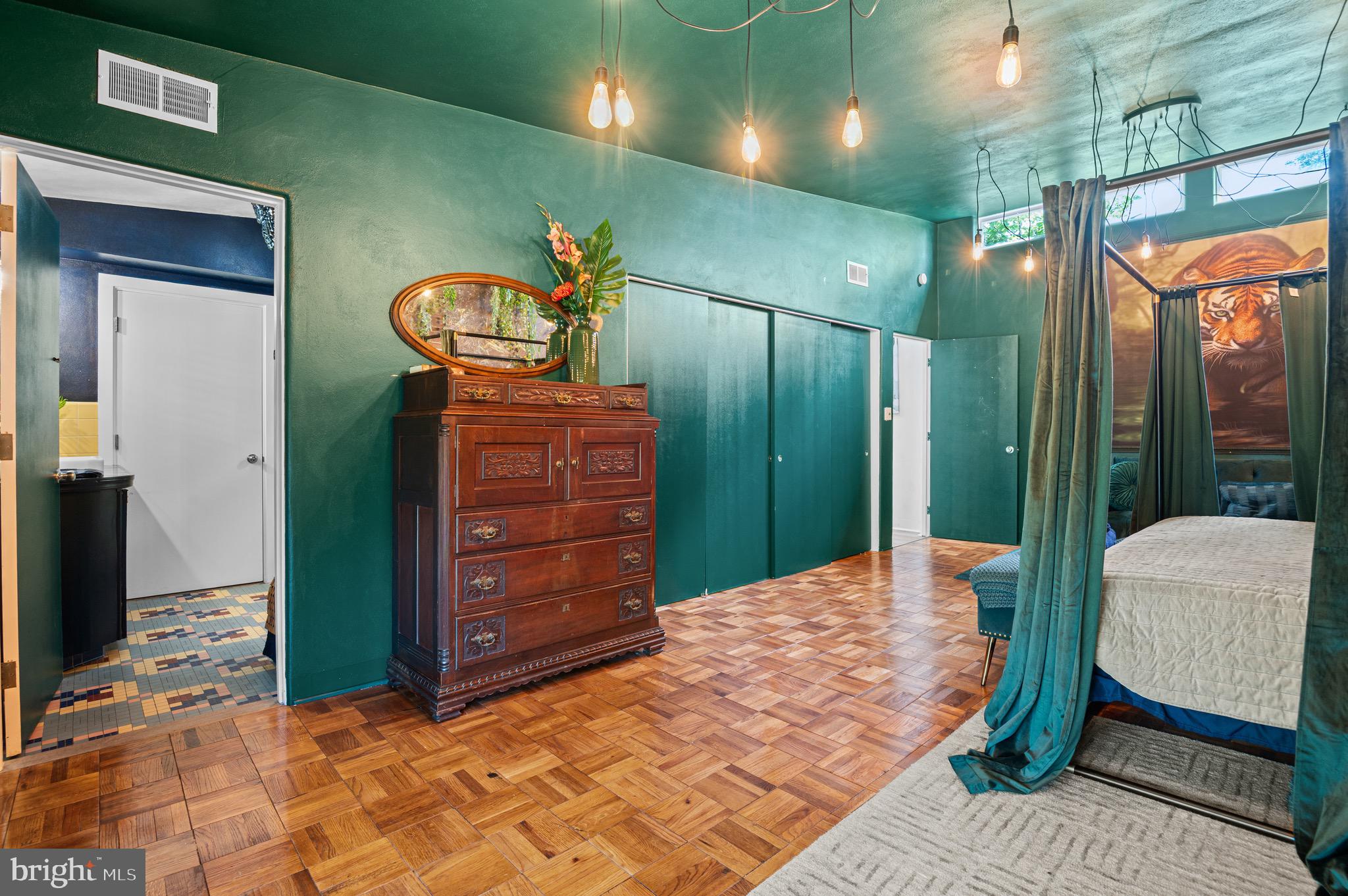 STROUDSBURG - Residential