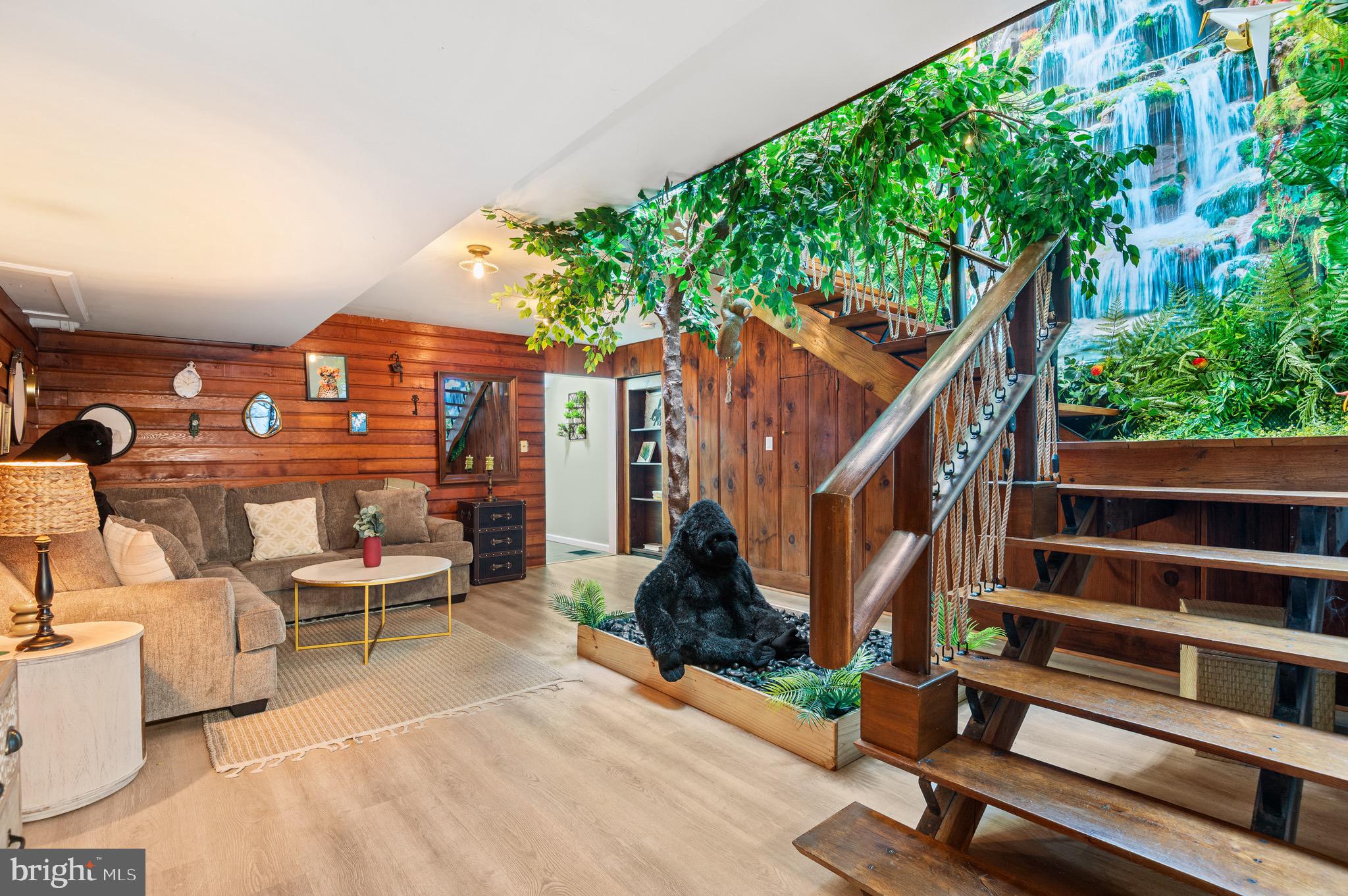 STROUDSBURG - Residential