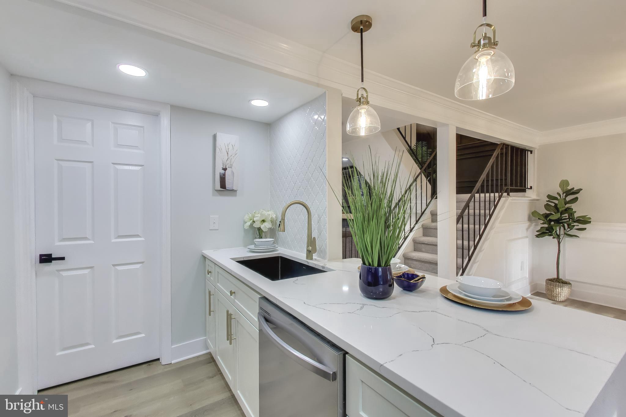 PINEWOOD HILL - Residential