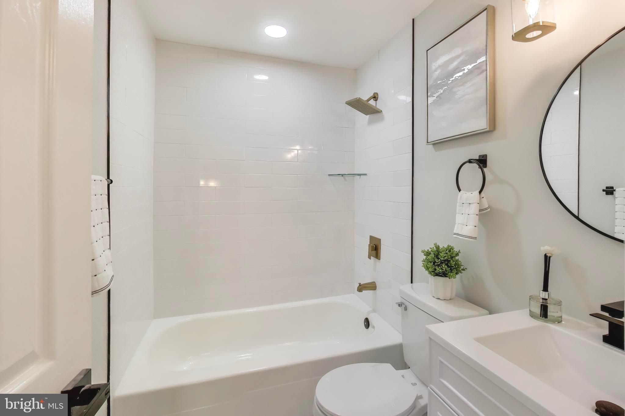 PINEWOOD HILL - Residential