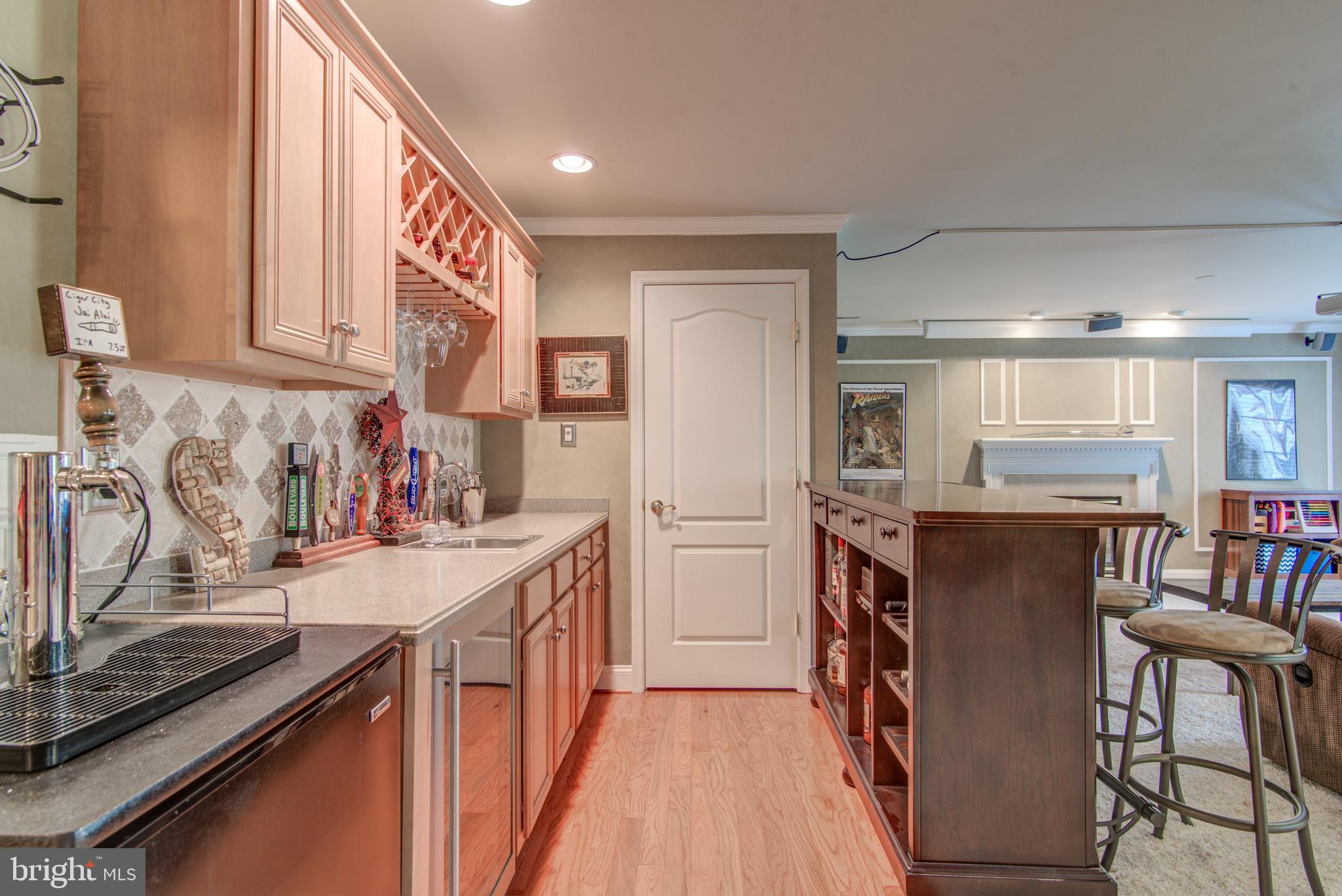 SIGNATURE AT BROADLANDS - Residential Lease