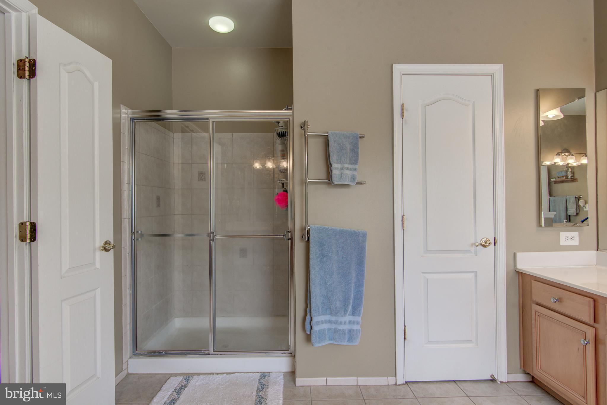 SIGNATURE AT BROADLANDS - Residential Lease