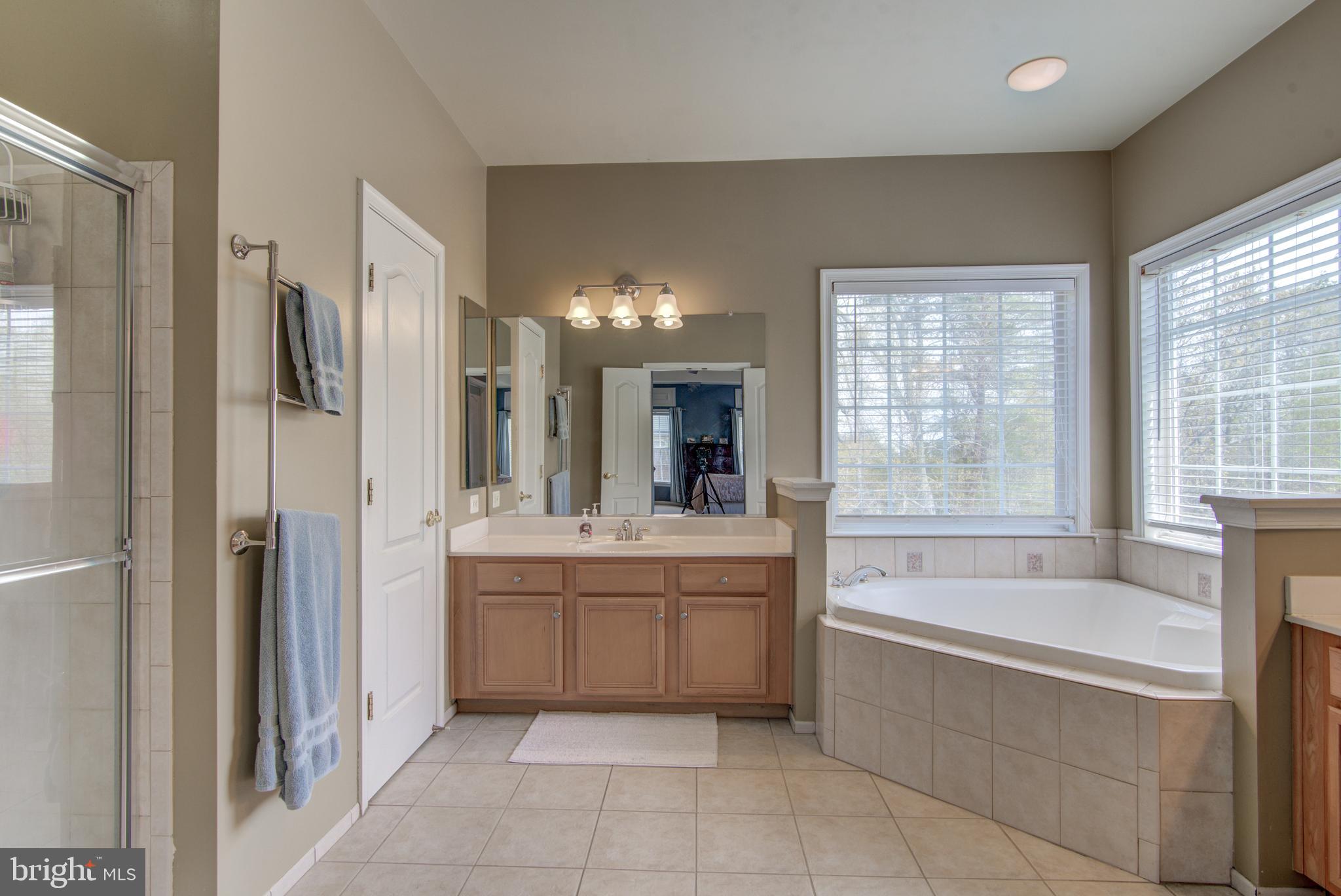 SIGNATURE AT BROADLANDS - Residential Lease