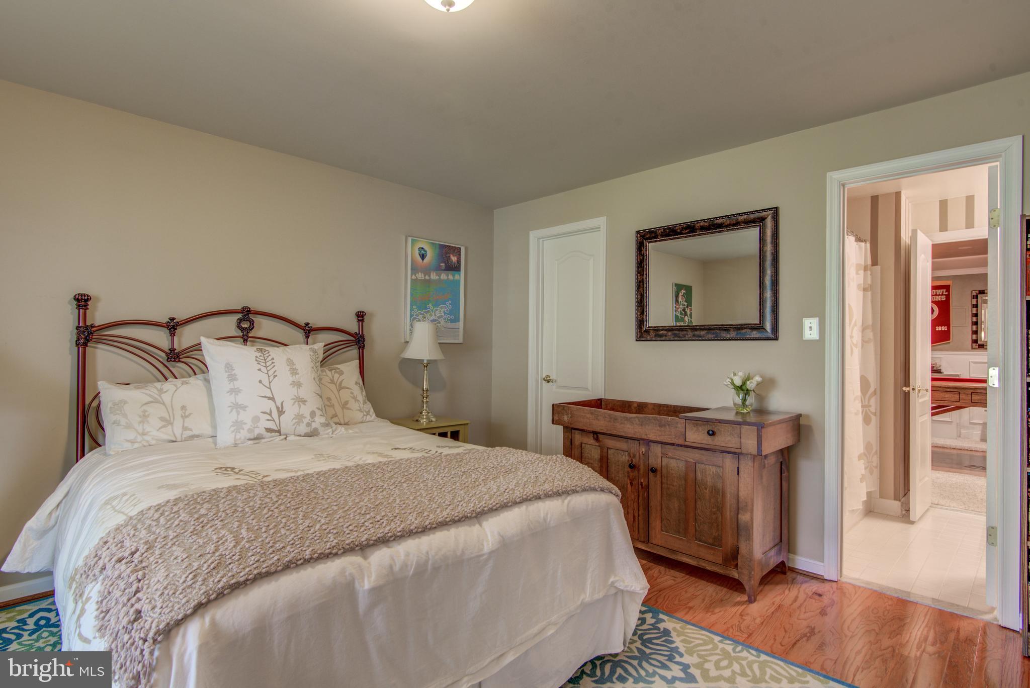 SIGNATURE AT BROADLANDS - Residential Lease