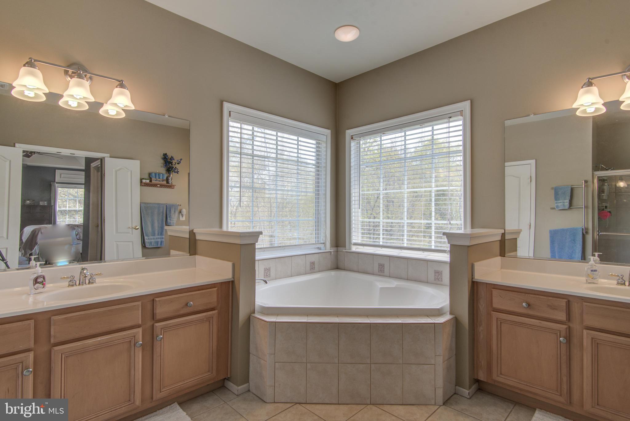 SIGNATURE AT BROADLANDS - Residential Lease