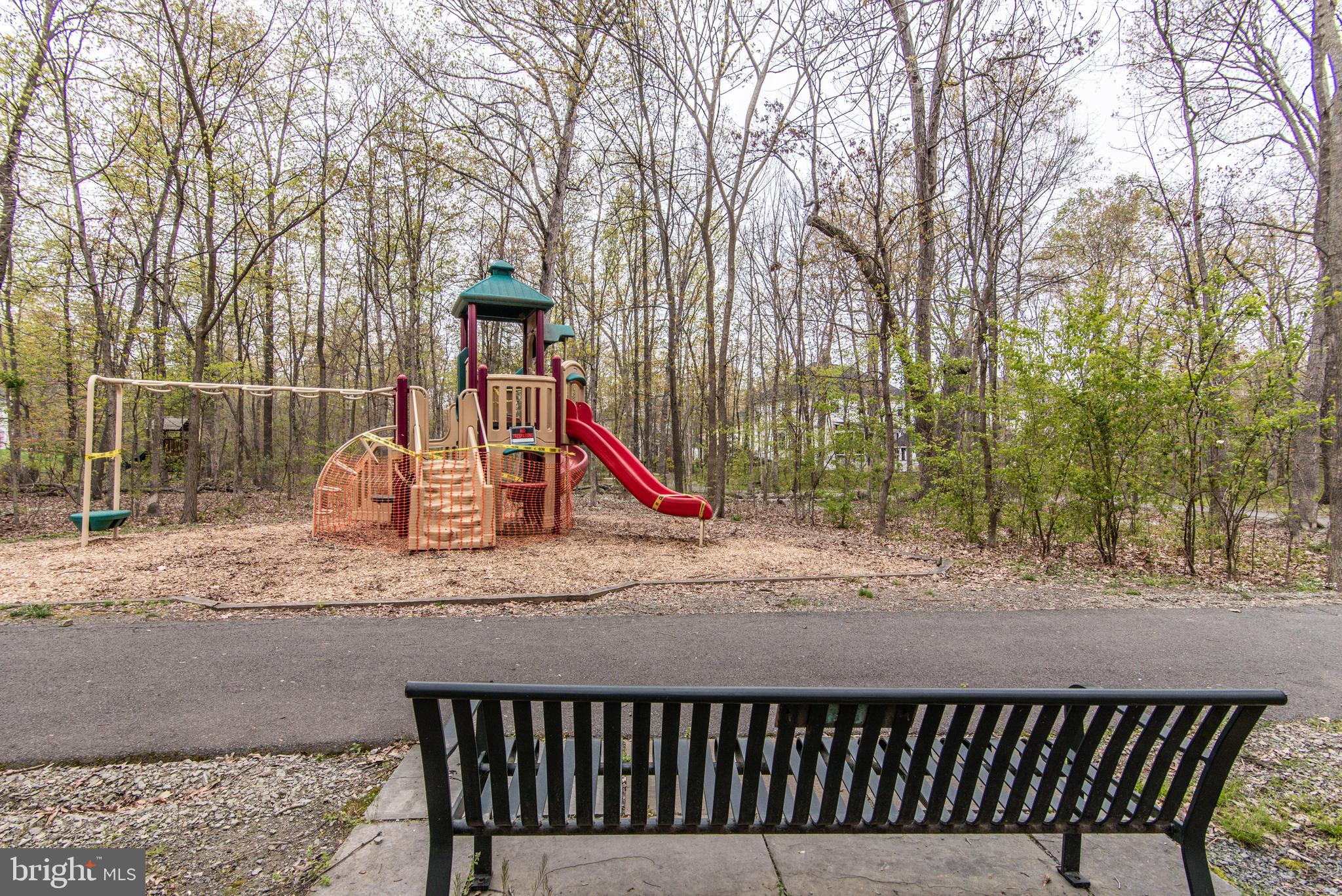 SIGNATURE AT BROADLANDS - Residential Lease