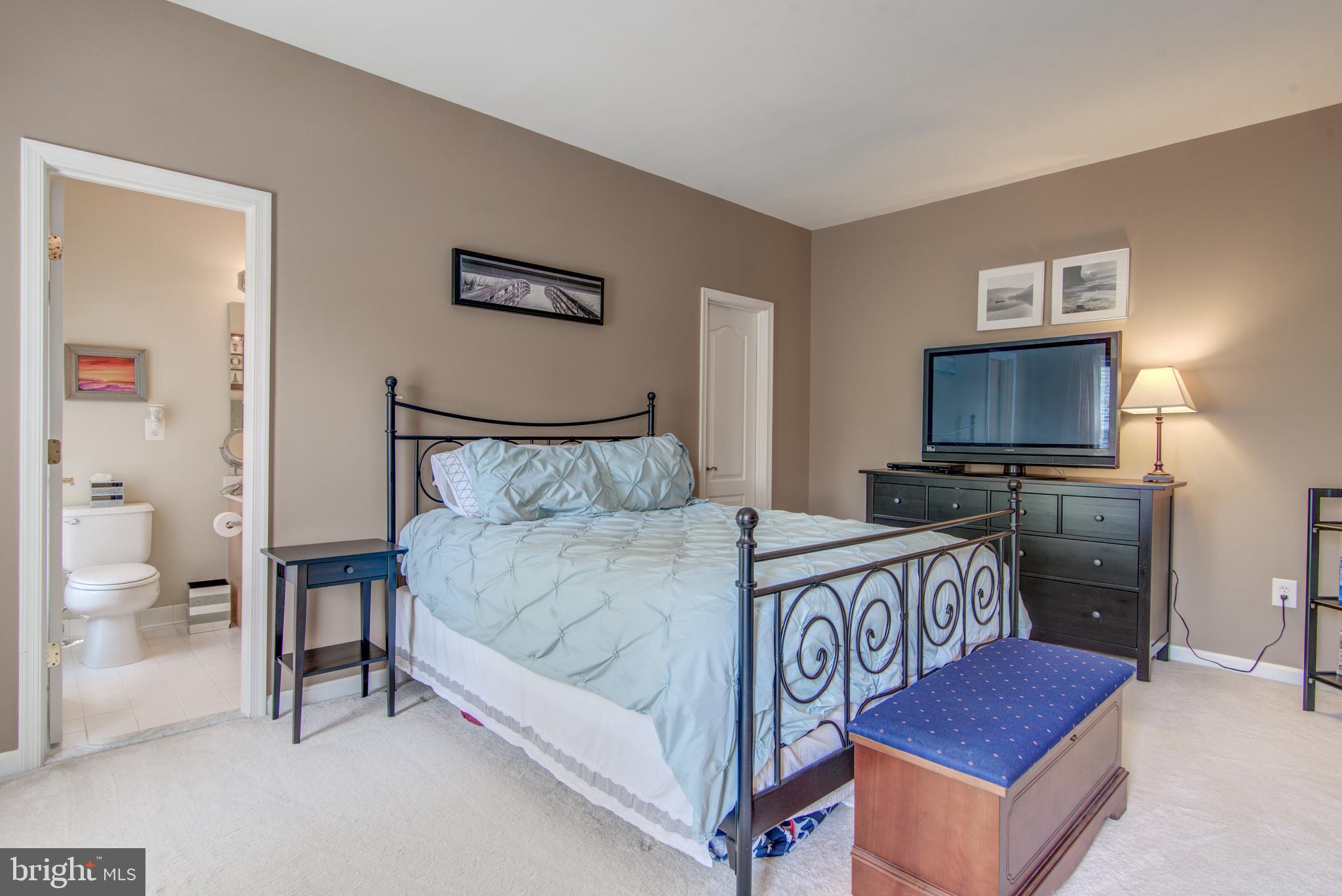 SIGNATURE AT BROADLANDS - Residential Lease