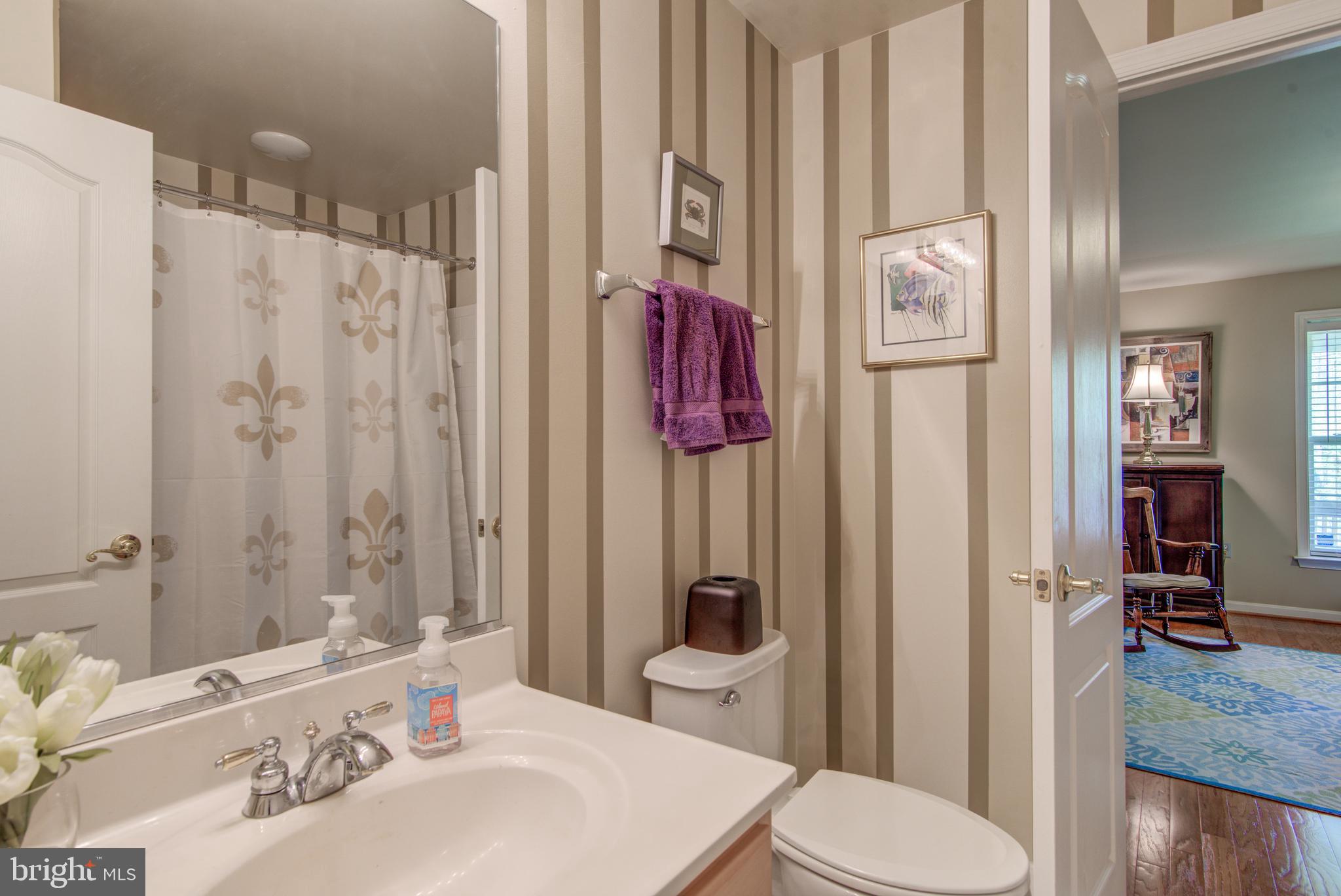 SIGNATURE AT BROADLANDS - Residential Lease