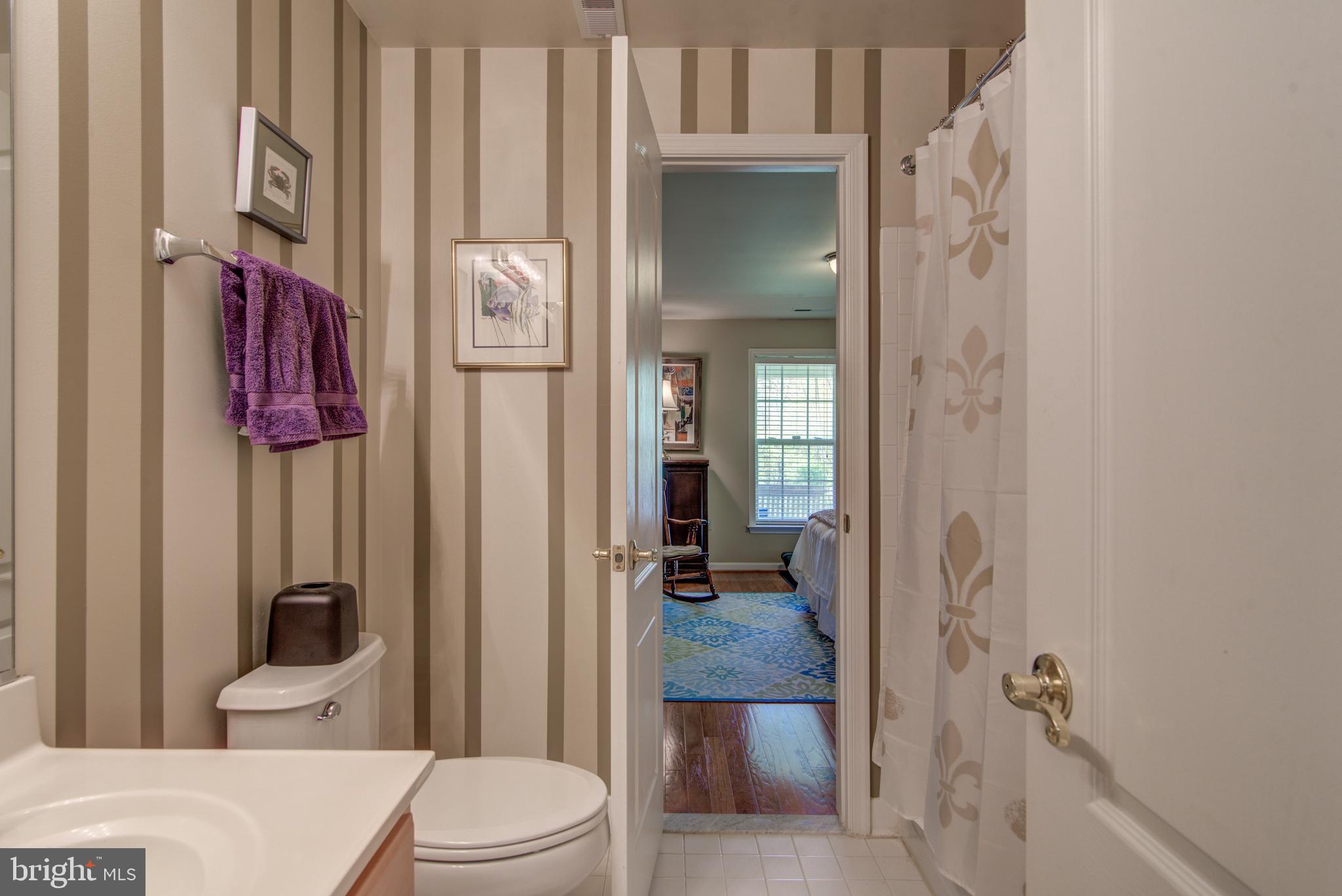 SIGNATURE AT BROADLANDS - Residential Lease