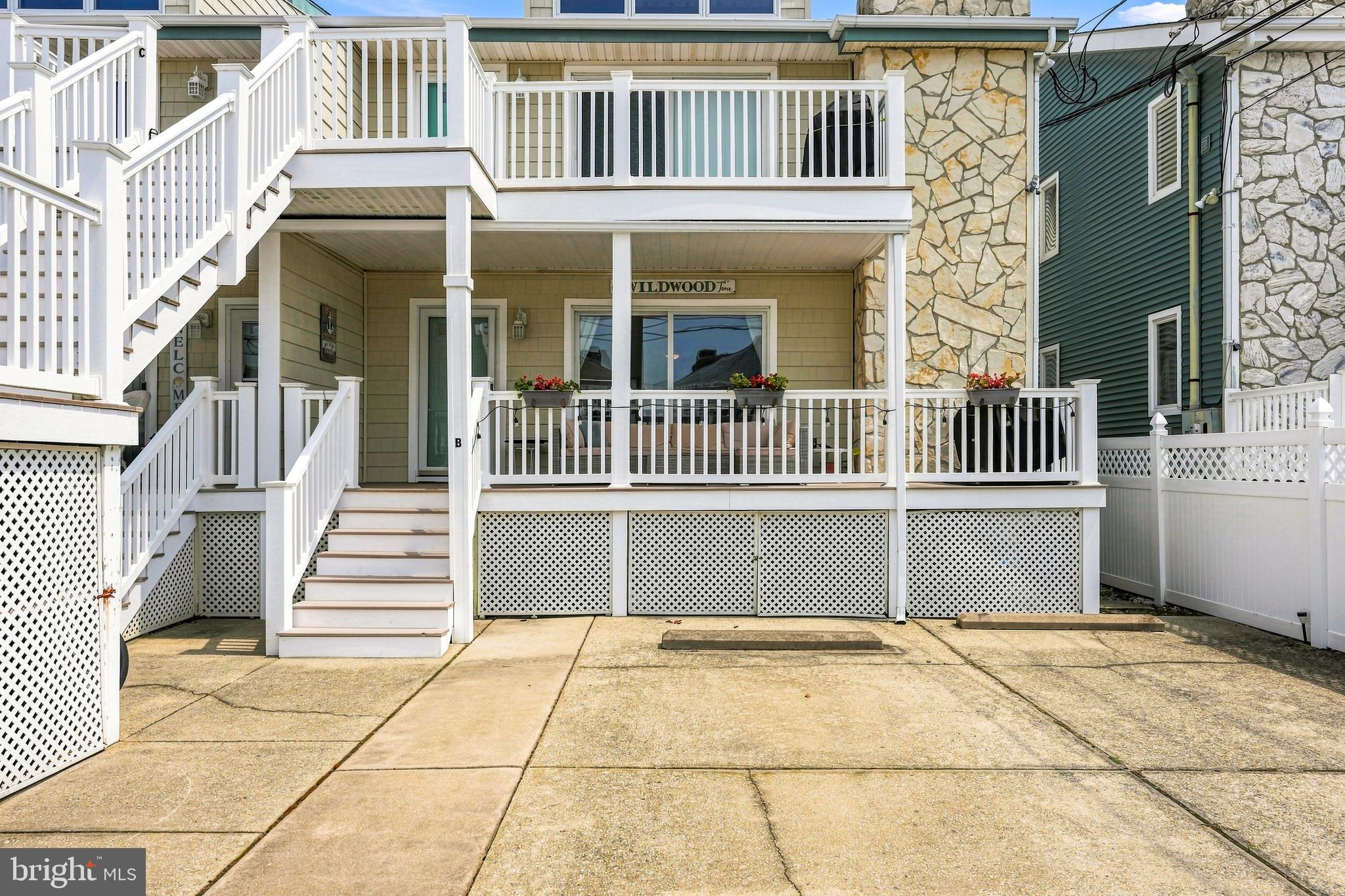 415 W BENNETT AVENUE B