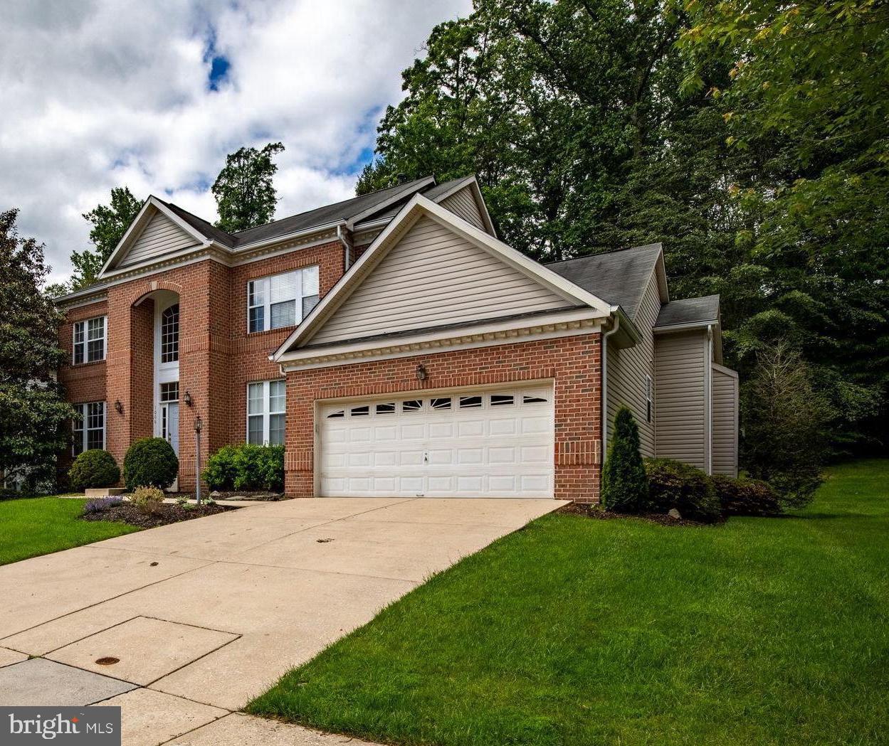 1006 DIAMOND OAKS COURT