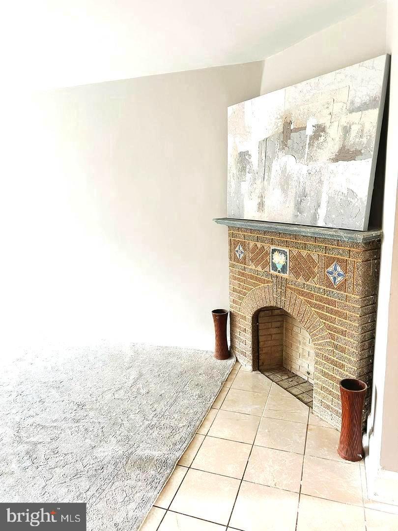 MAYFAIR (EAST) - Residential