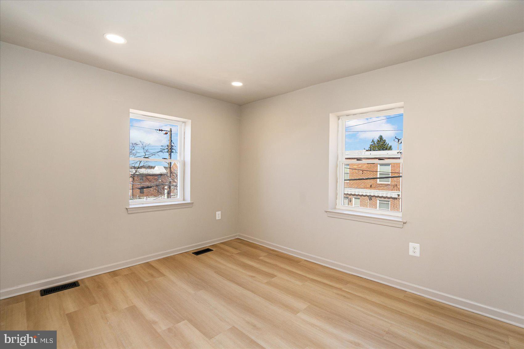 ARLINGTON - Residential