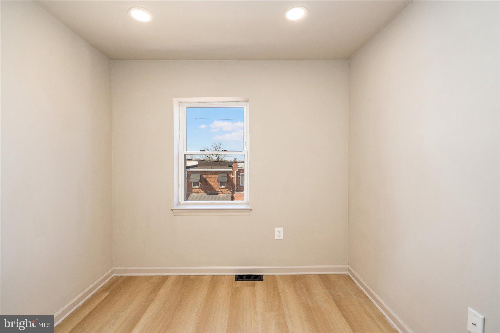 ARLINGTON - Residential