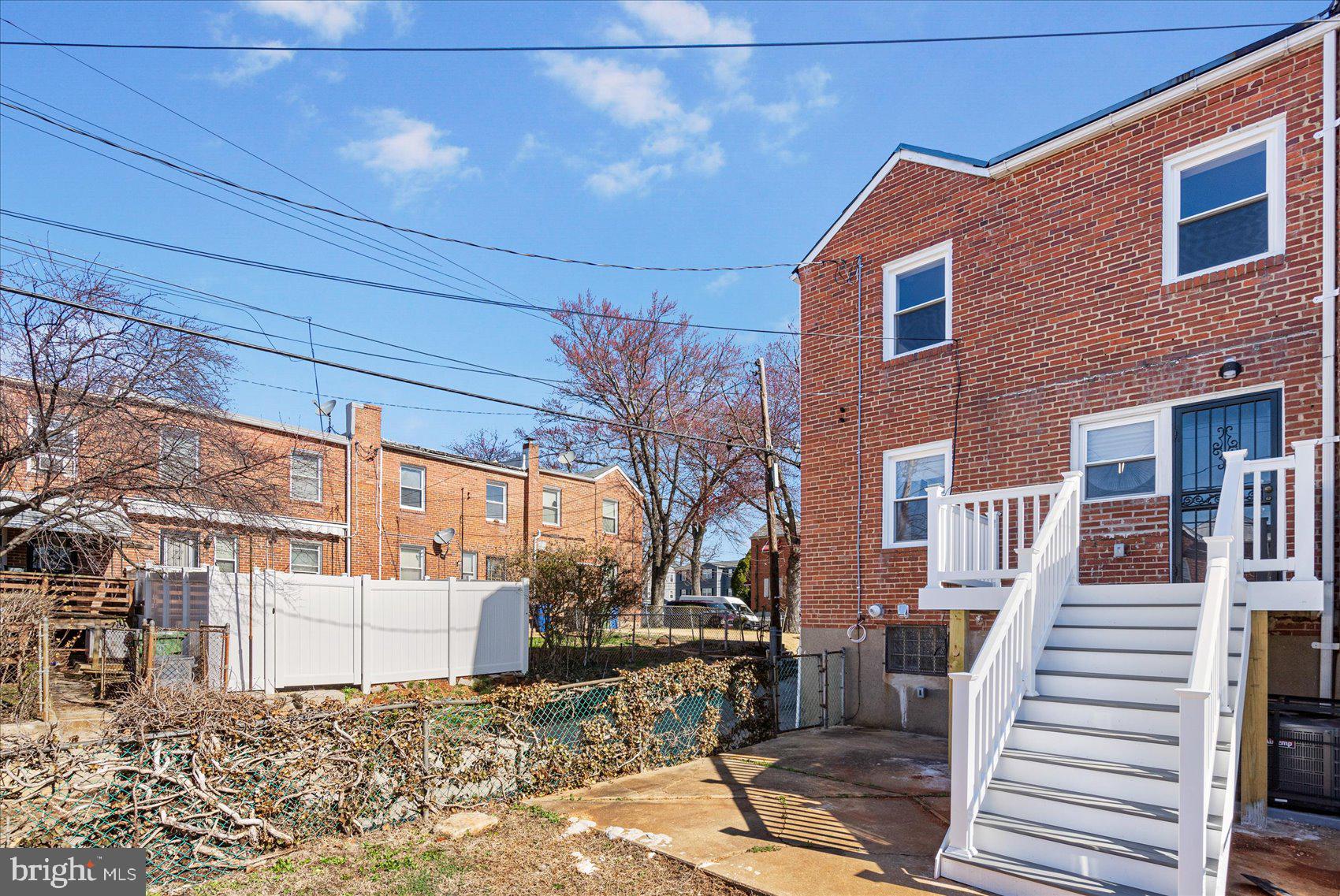 ARLINGTON - Residential