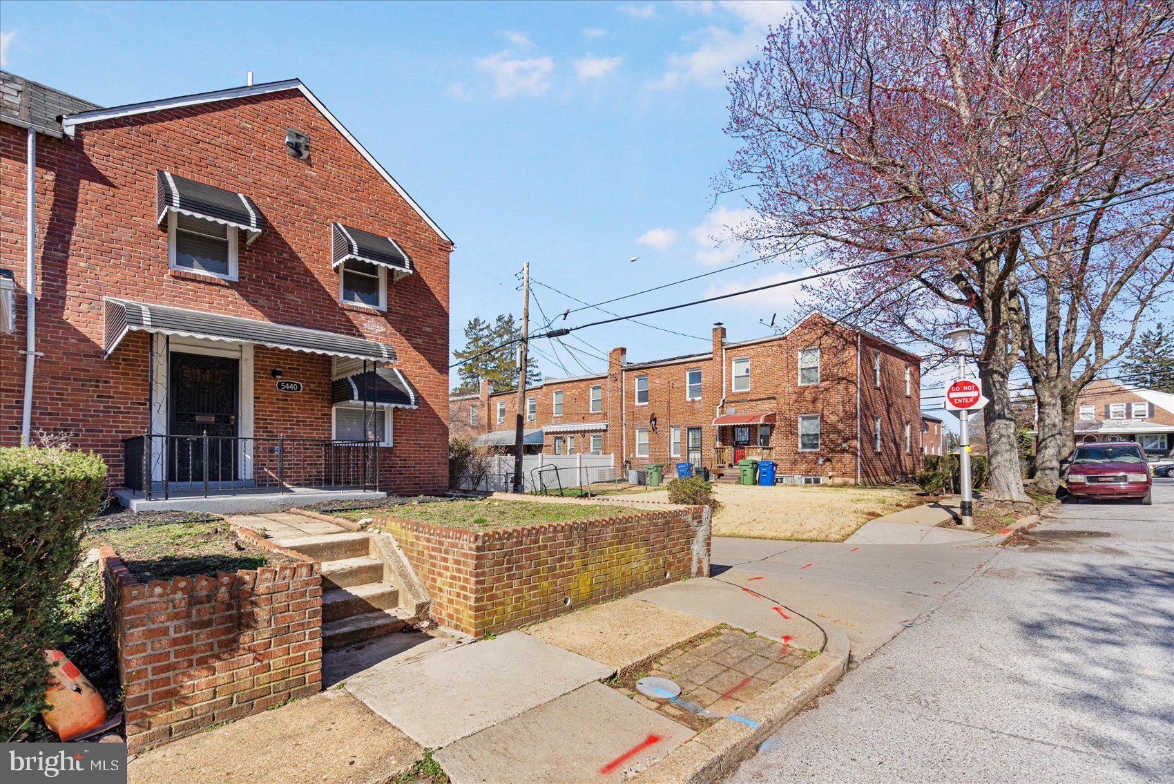 ARLINGTON - Residential