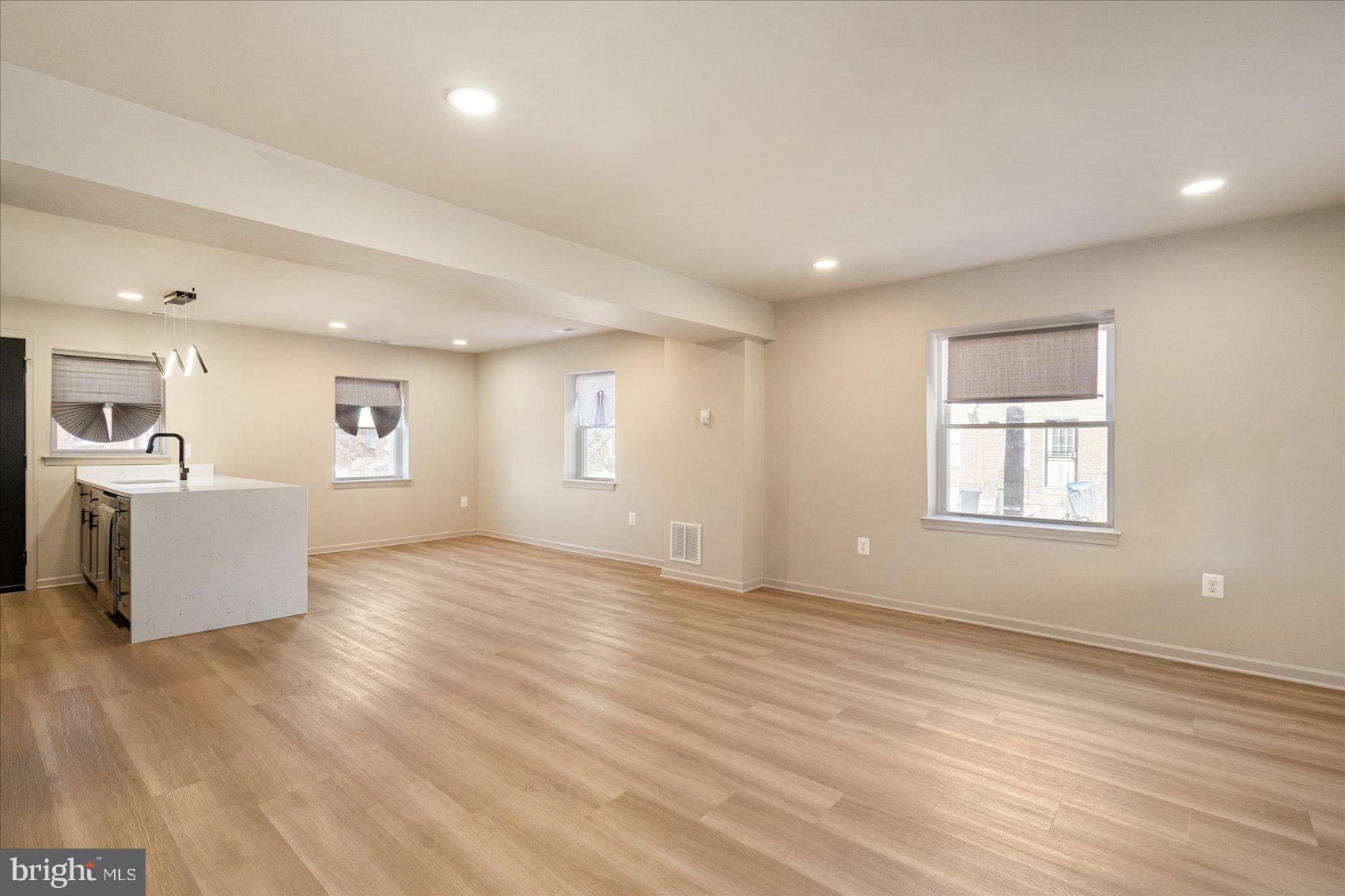 ARLINGTON - Residential