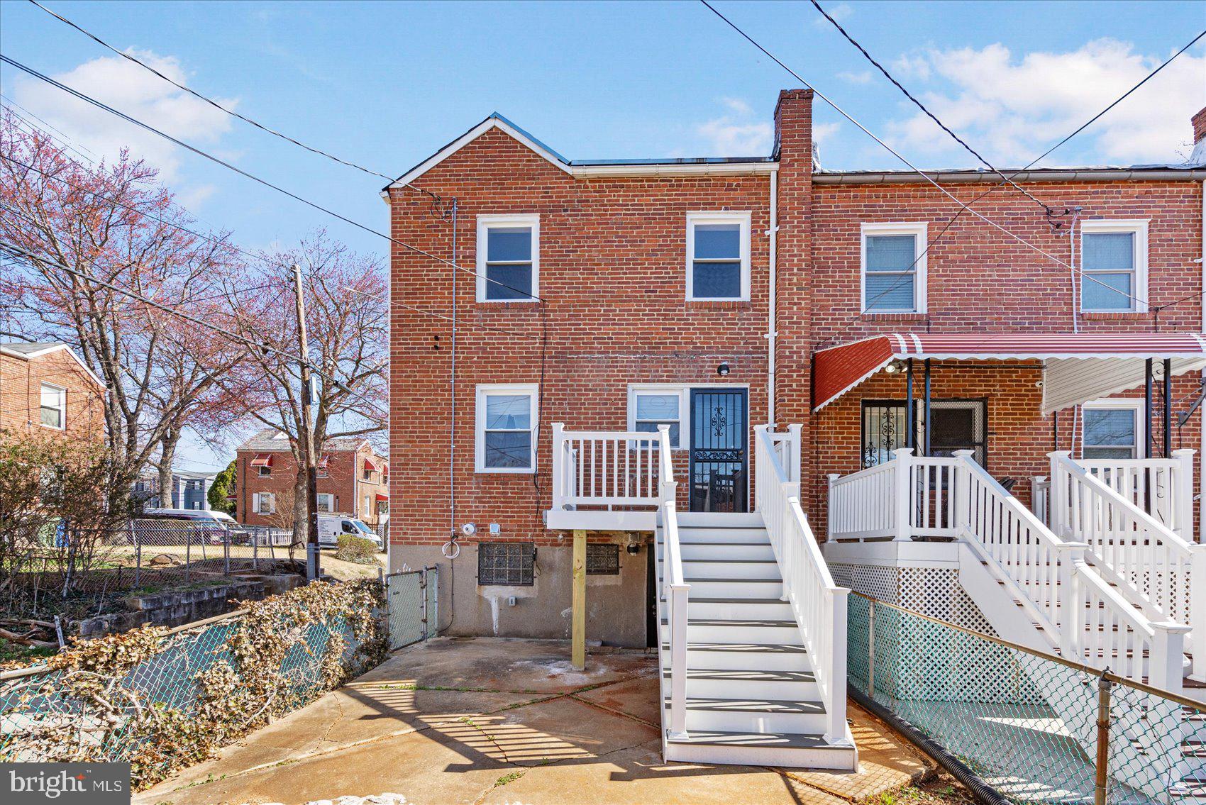 ARLINGTON - Residential