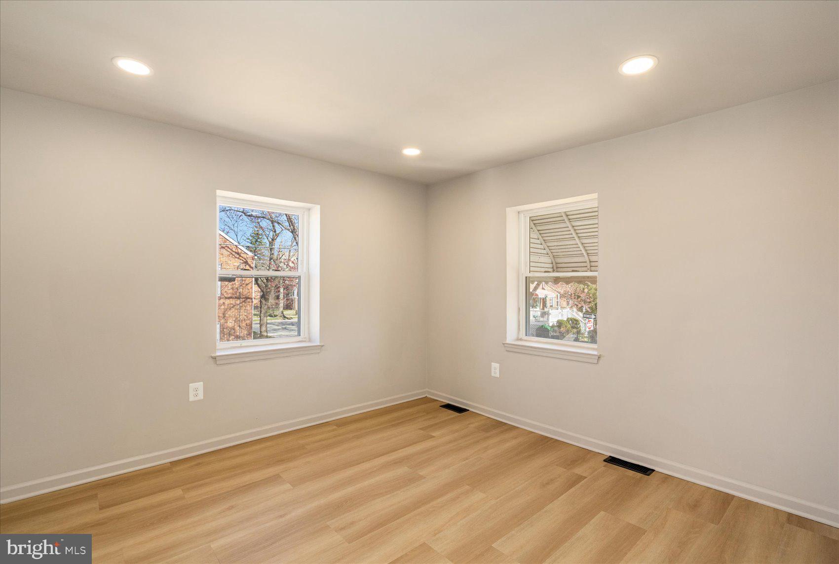 ARLINGTON - Residential