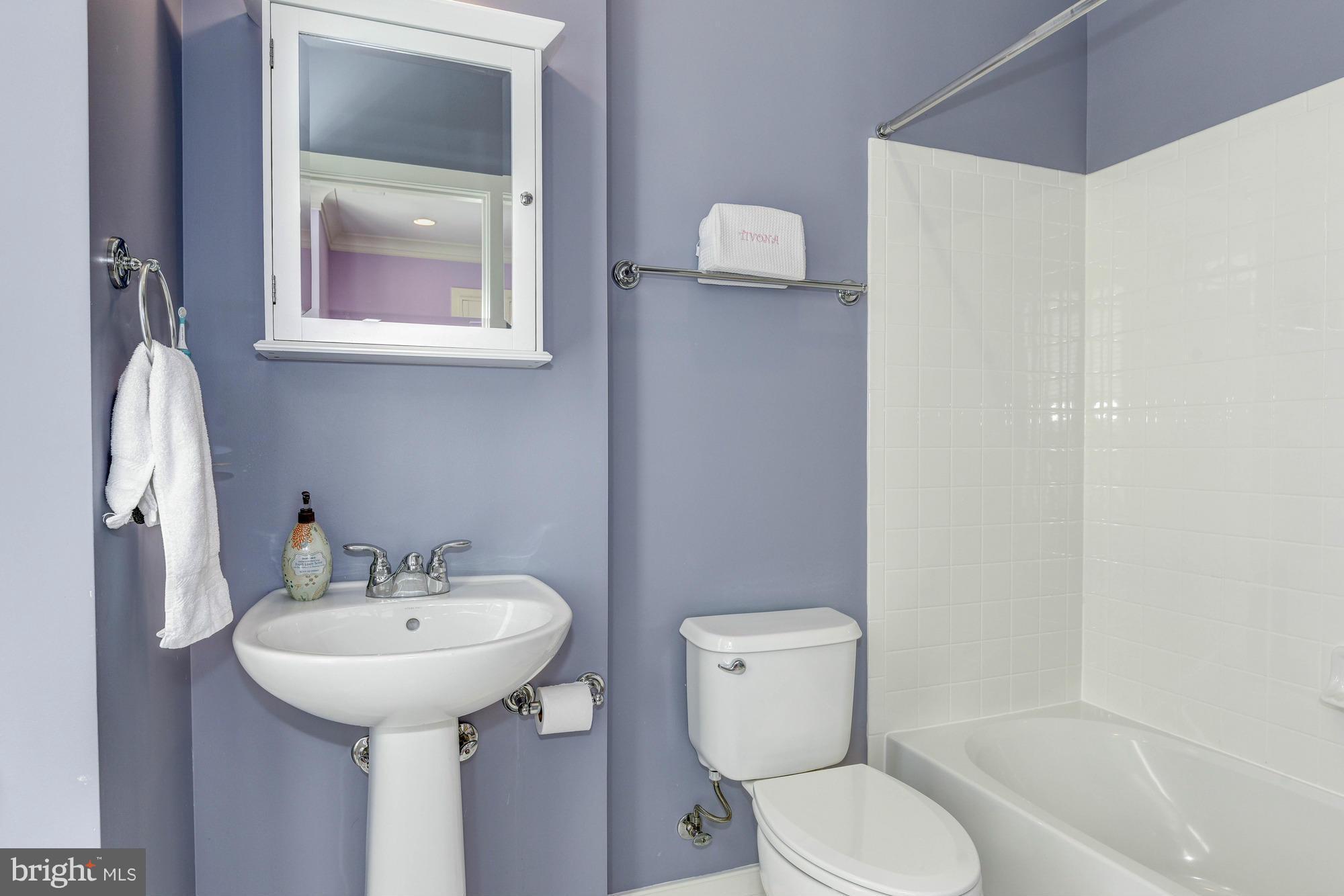 JAMES BLAND HOMES - Residential Lease