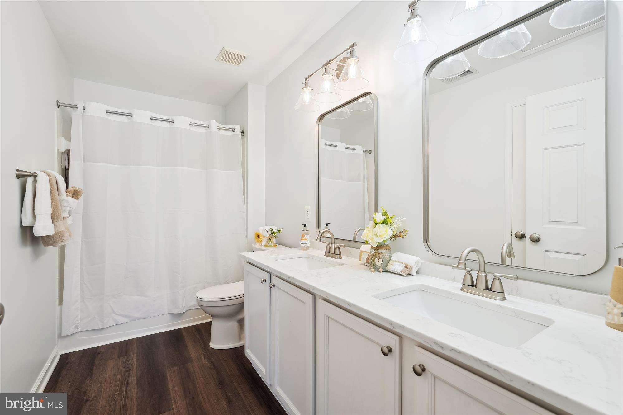 OATLAND FARM - Residential