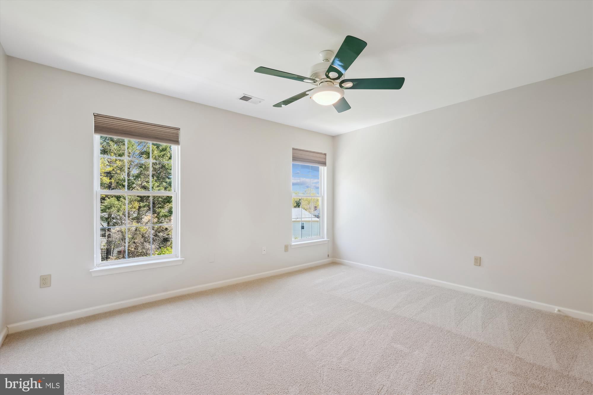 OATLAND FARM - Residential