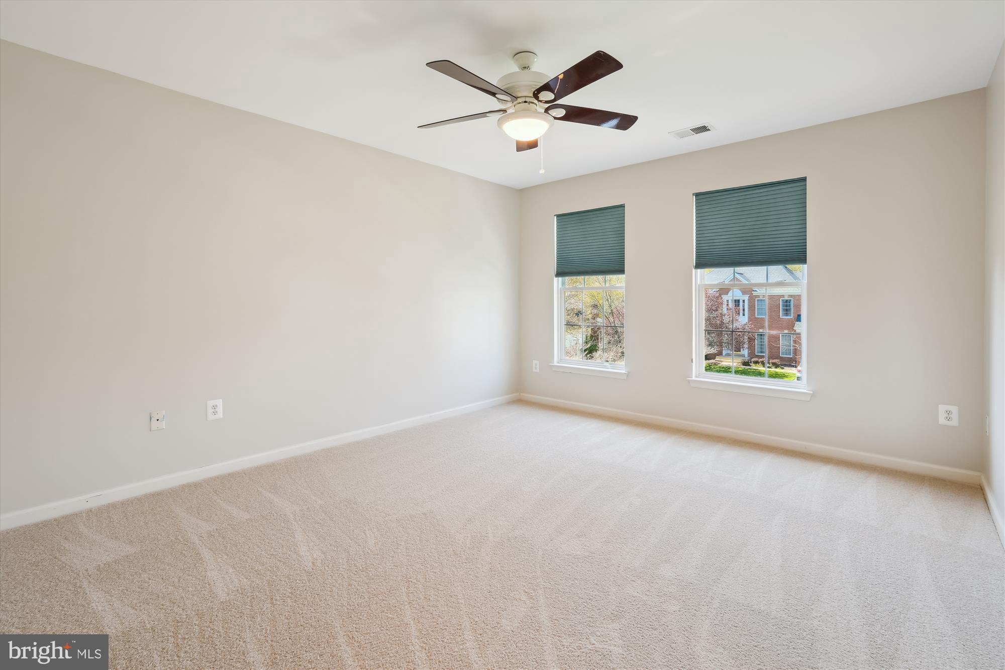 OATLAND FARM - Residential