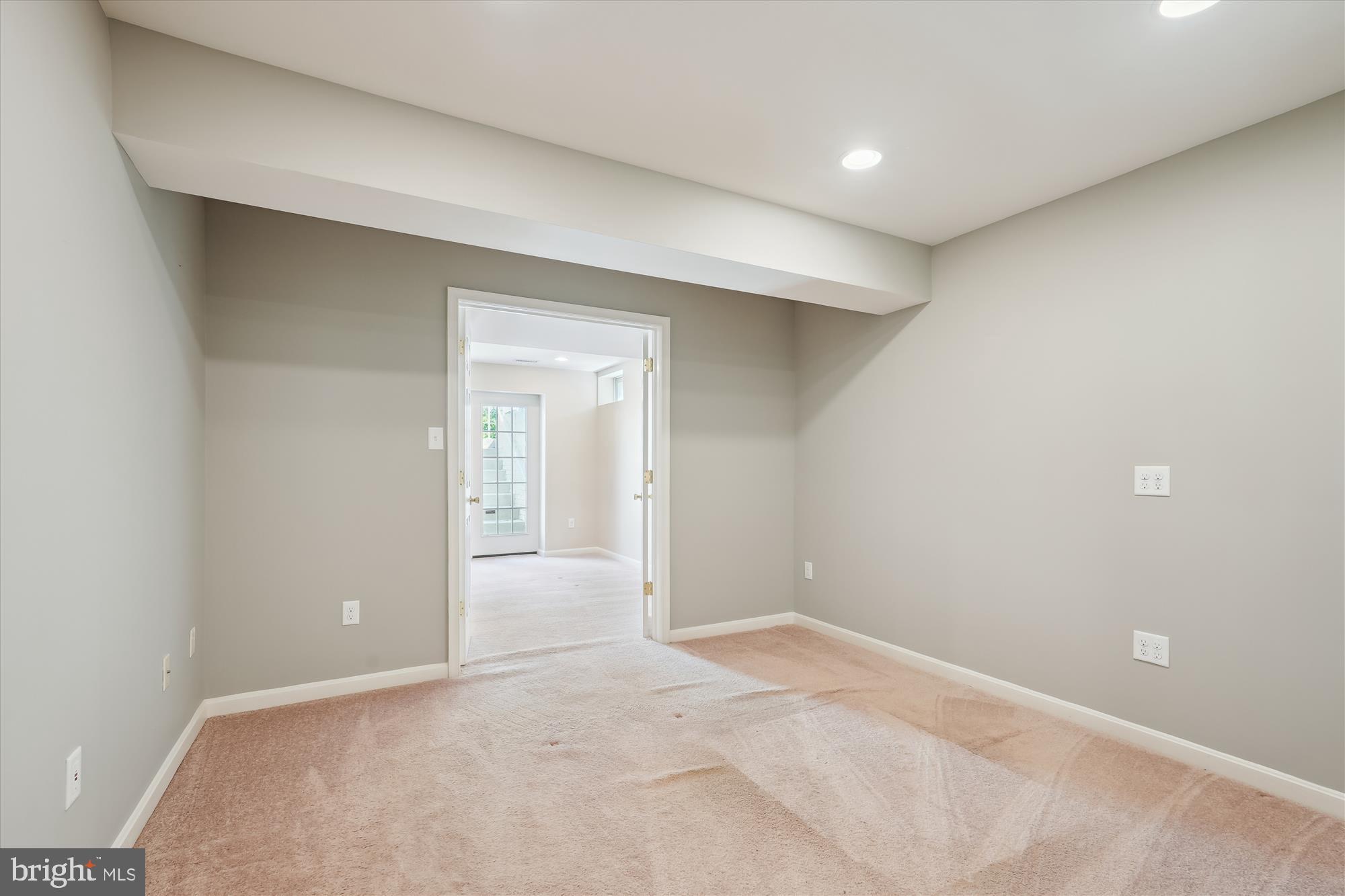 OATLAND FARM - Residential