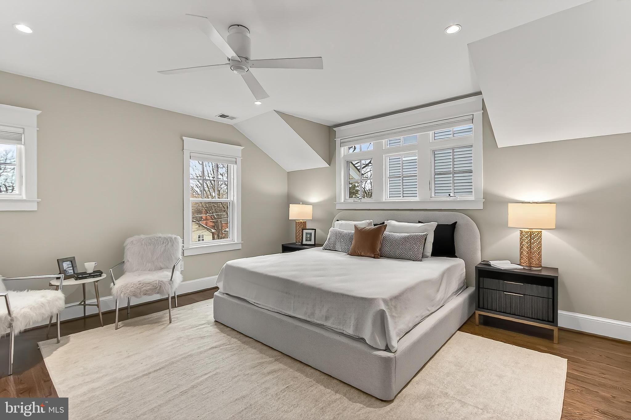 WHISTLING PINES - Residential