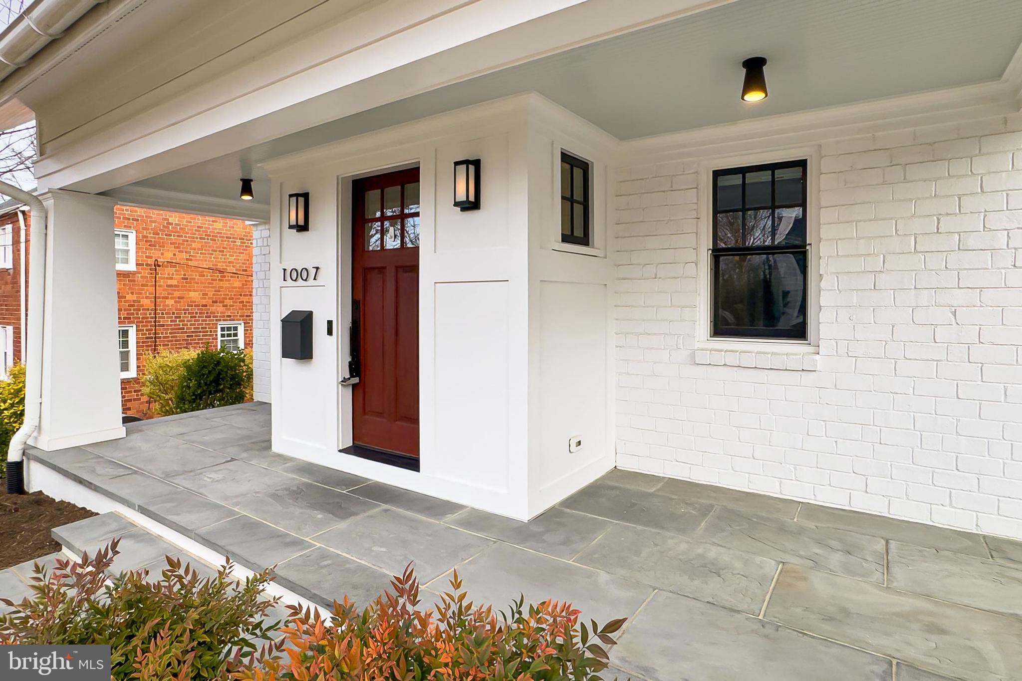 WHISTLING PINES - Residential