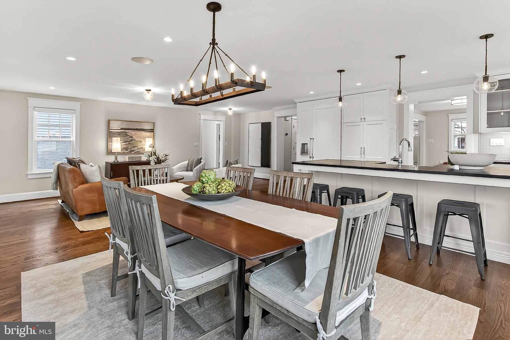 WHISTLING PINES - Residential